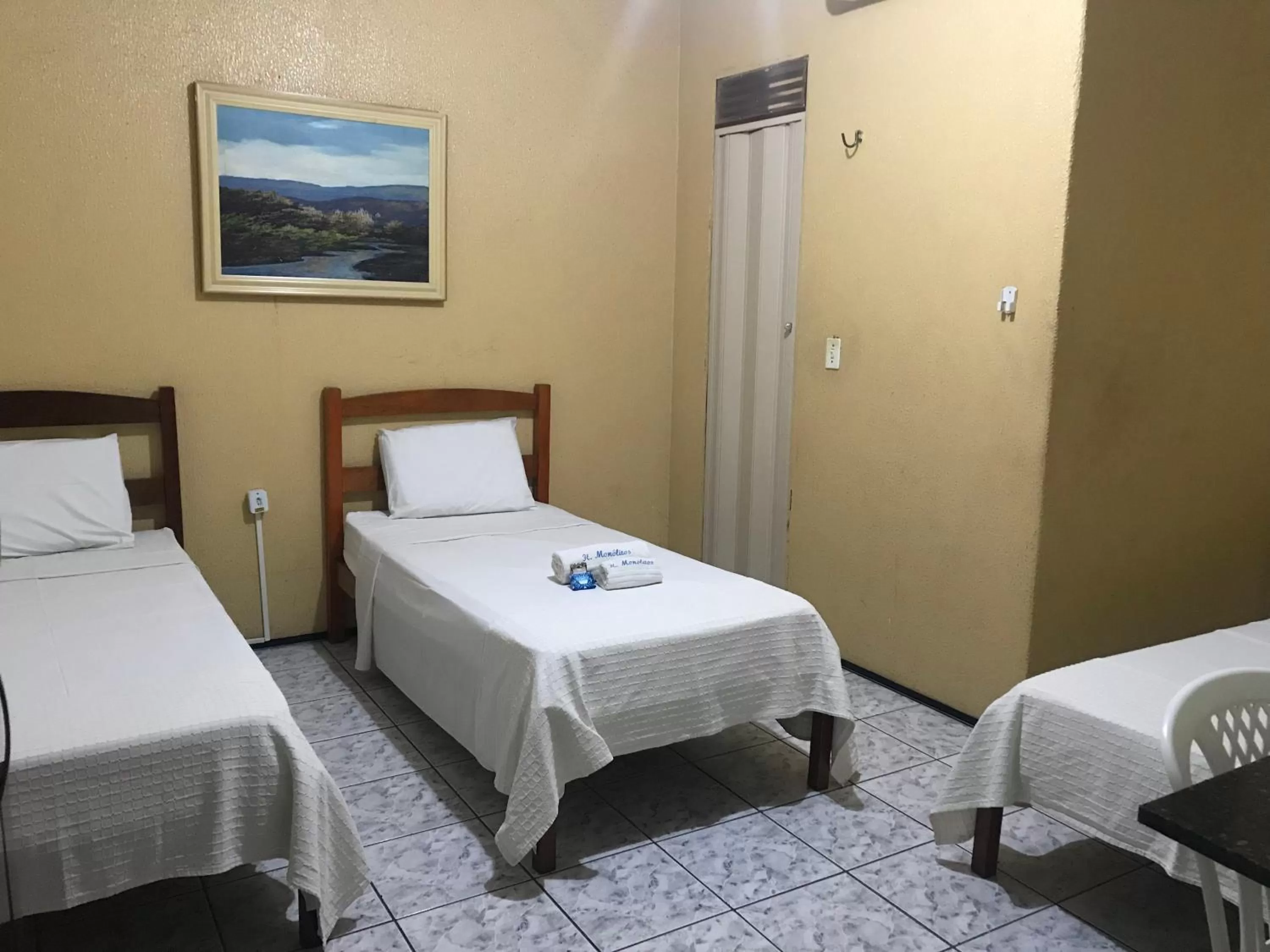 Bedroom, Bed in Hotel Monólitos