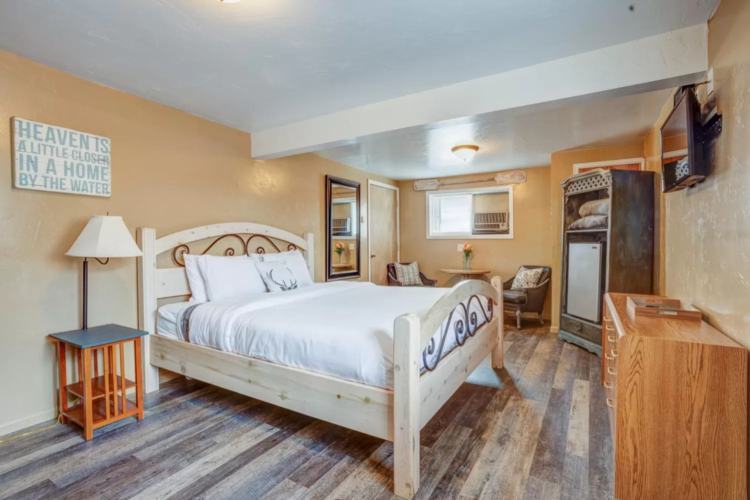 Photo of the whole room, Bed in Lodge at Poncha Springs