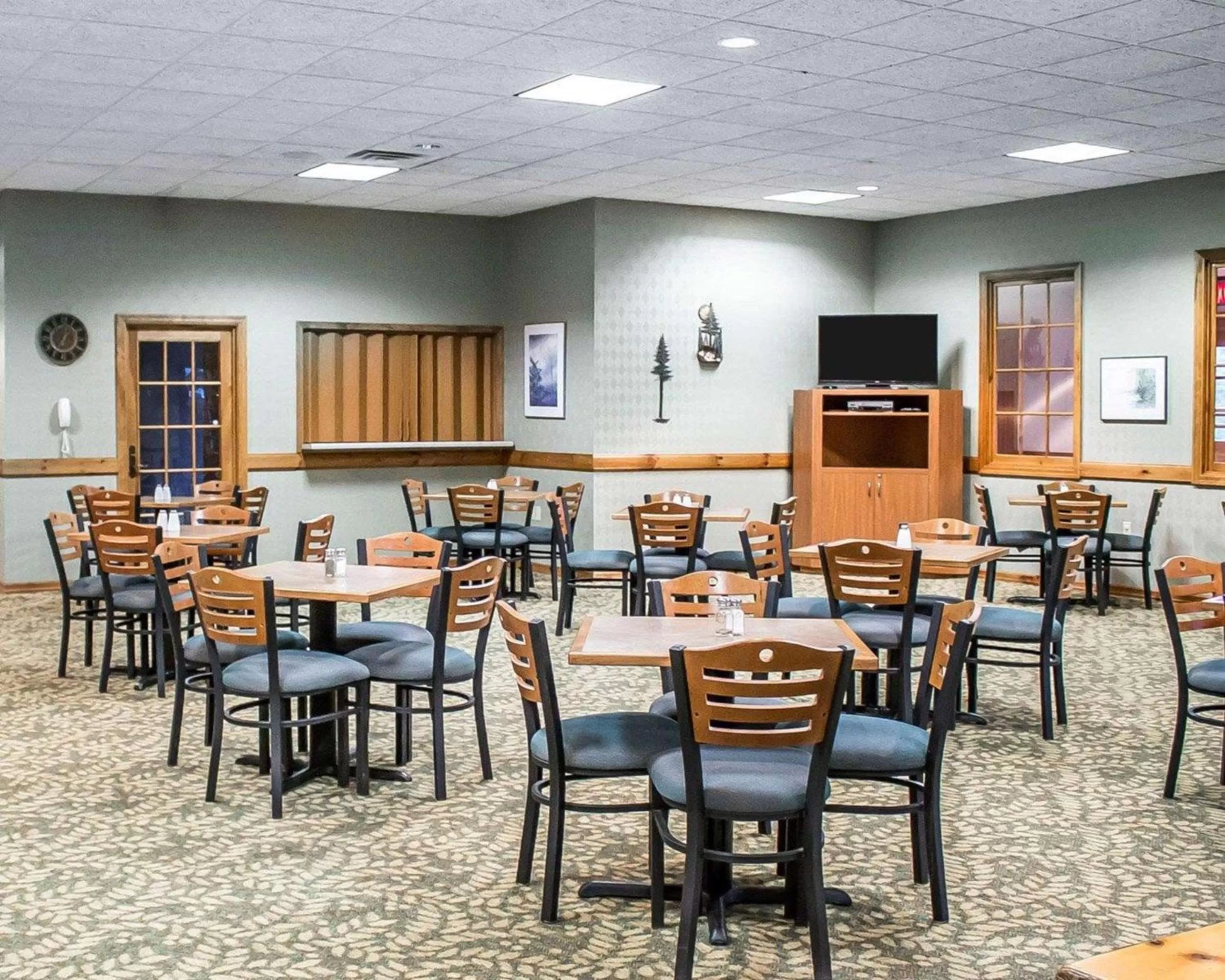 Restaurant/places to eat in Quality Inn Rhinelander