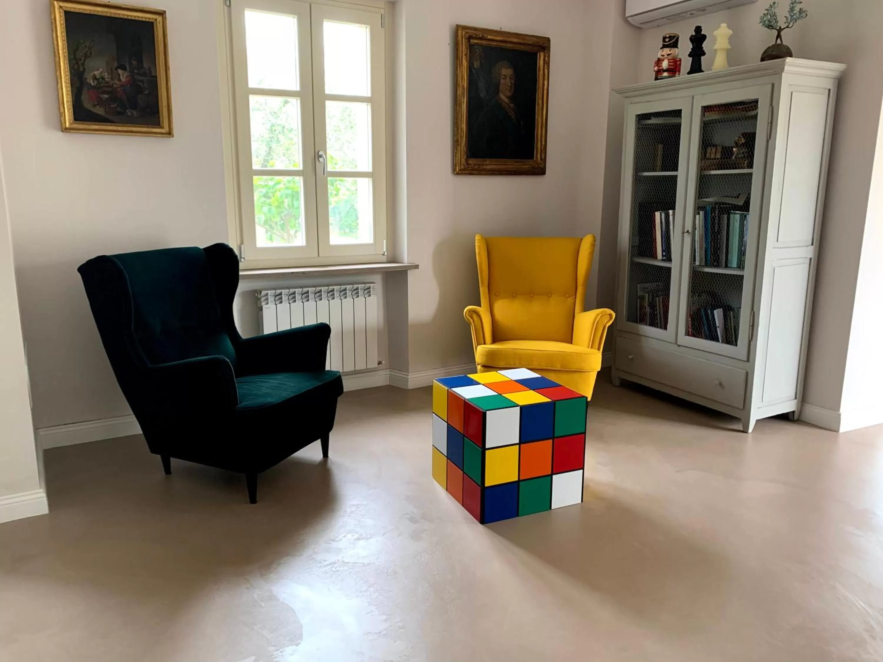 Communal lounge/ TV room in CorteViva Boutique B&B