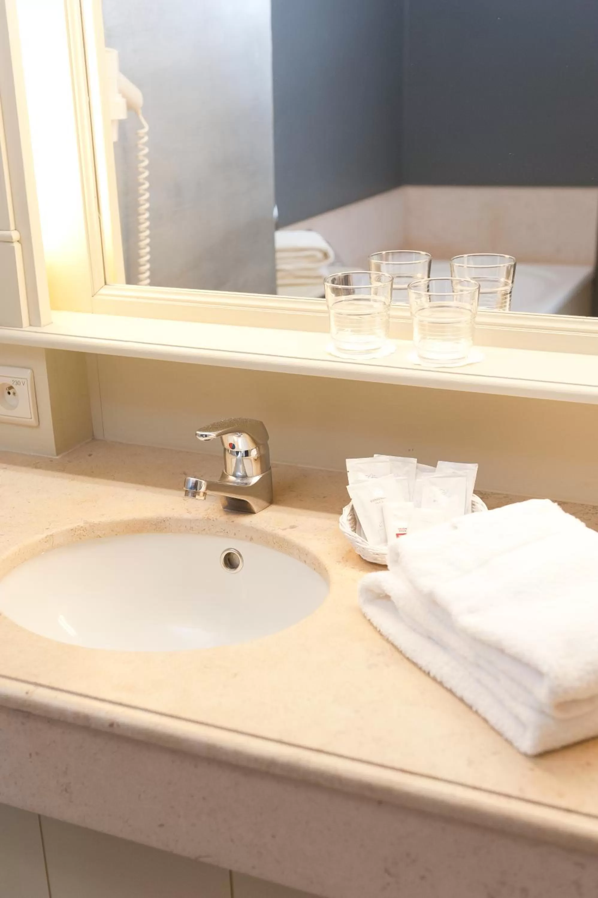 Bathroom in Canal View Hotel Ter Brughe by CW Hotel Collection