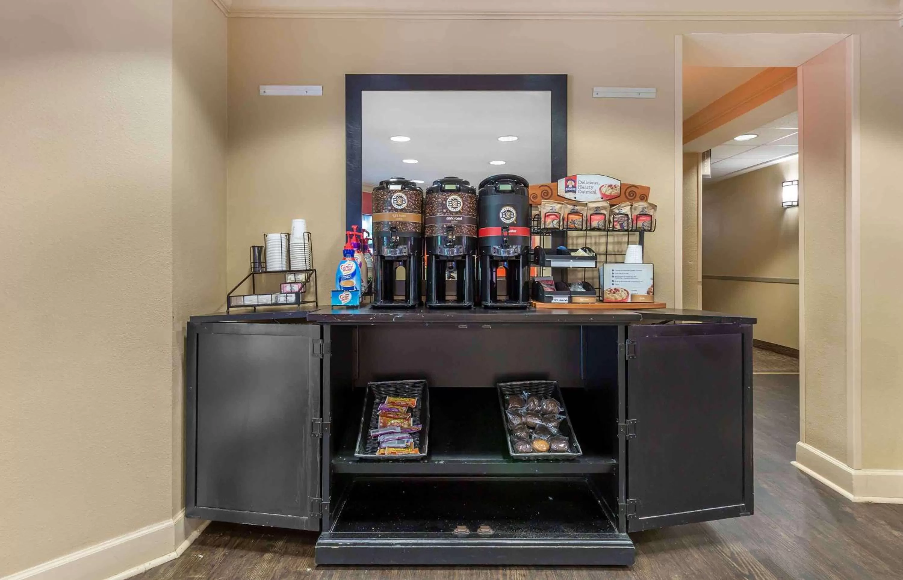 Breakfast in Extended Stay America Suites - Washington, DC - Gaithersburg - South