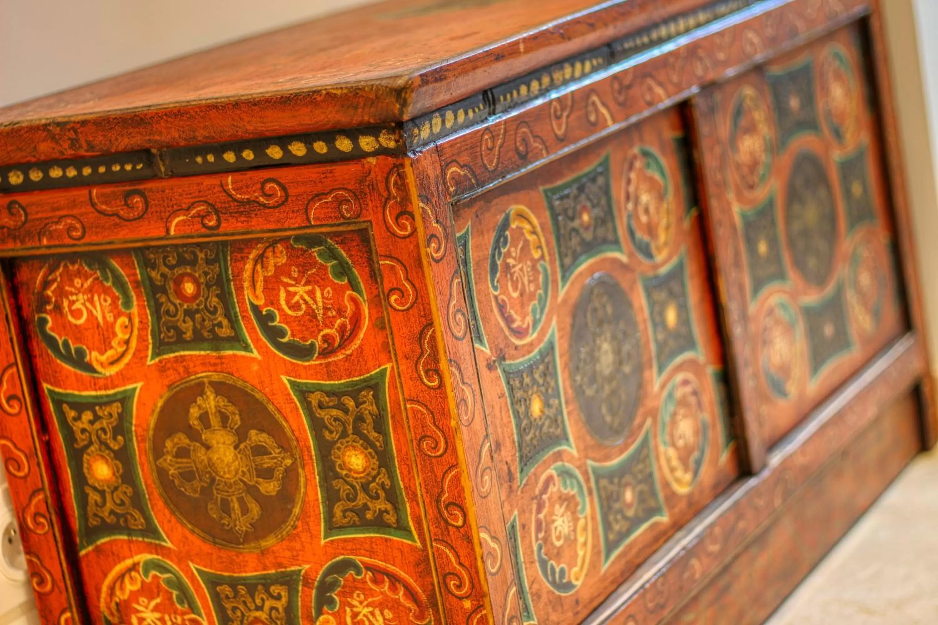 Decorative detail in KERBELEG, ferme-manoir du XVè siècle, chambres grand confort