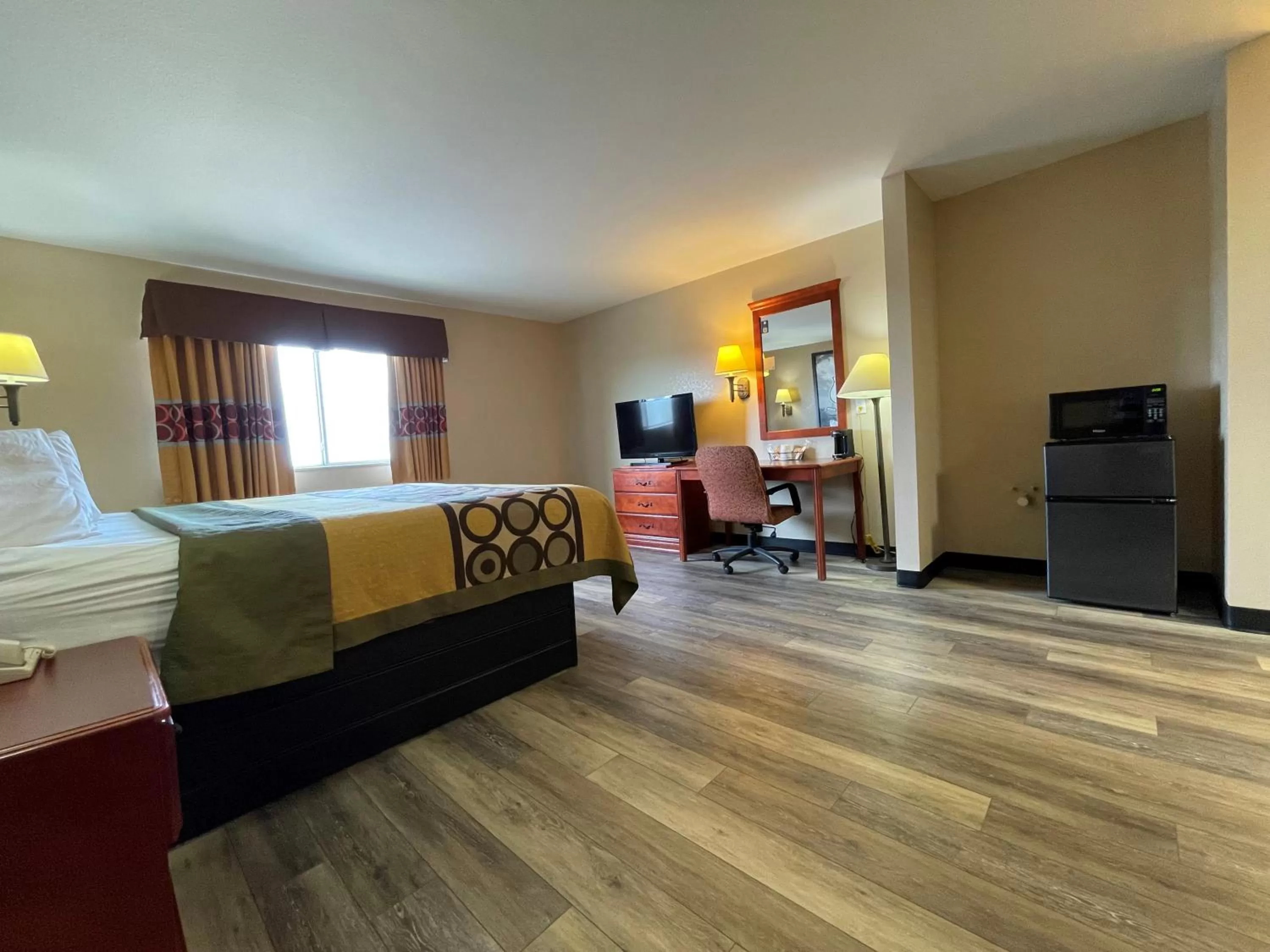 Super 8 by Wyndham Rolla