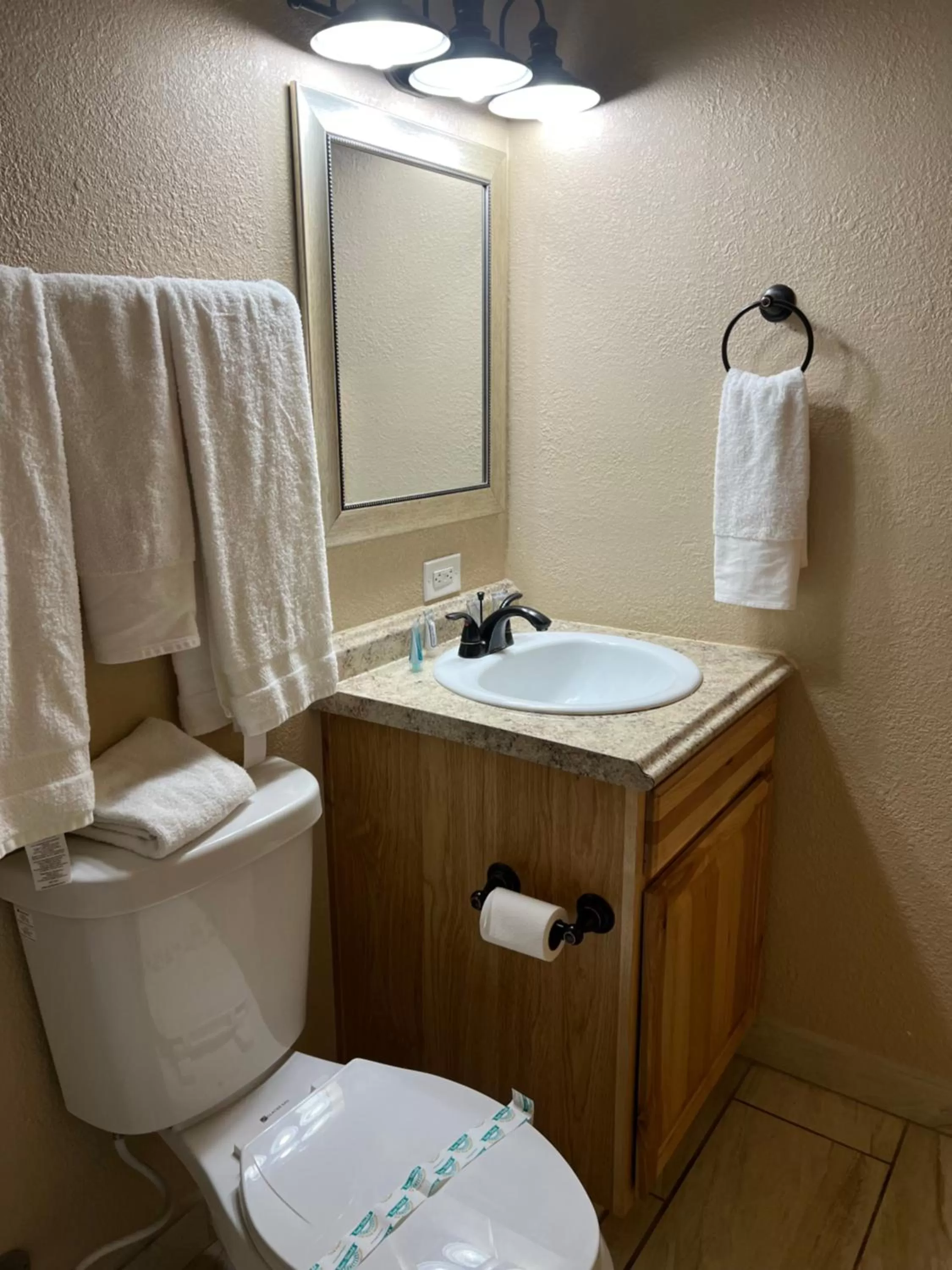 Bathroom in TimberLodge Inn