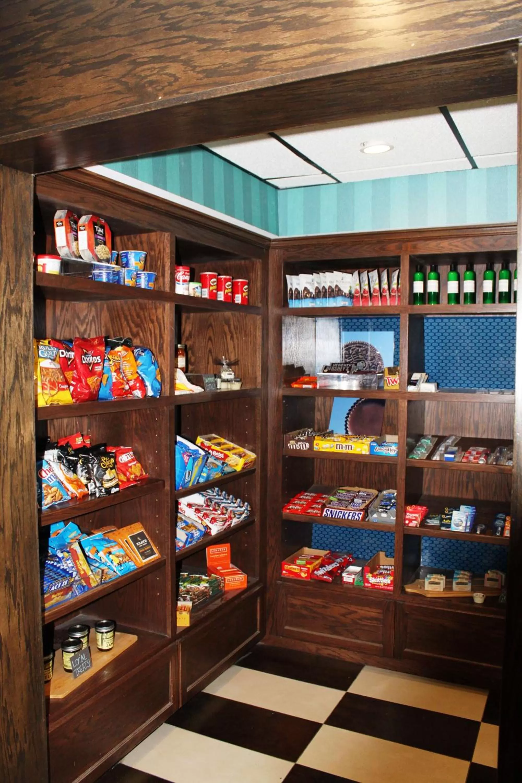 Restaurant/places to eat in Hampton Inn Perry