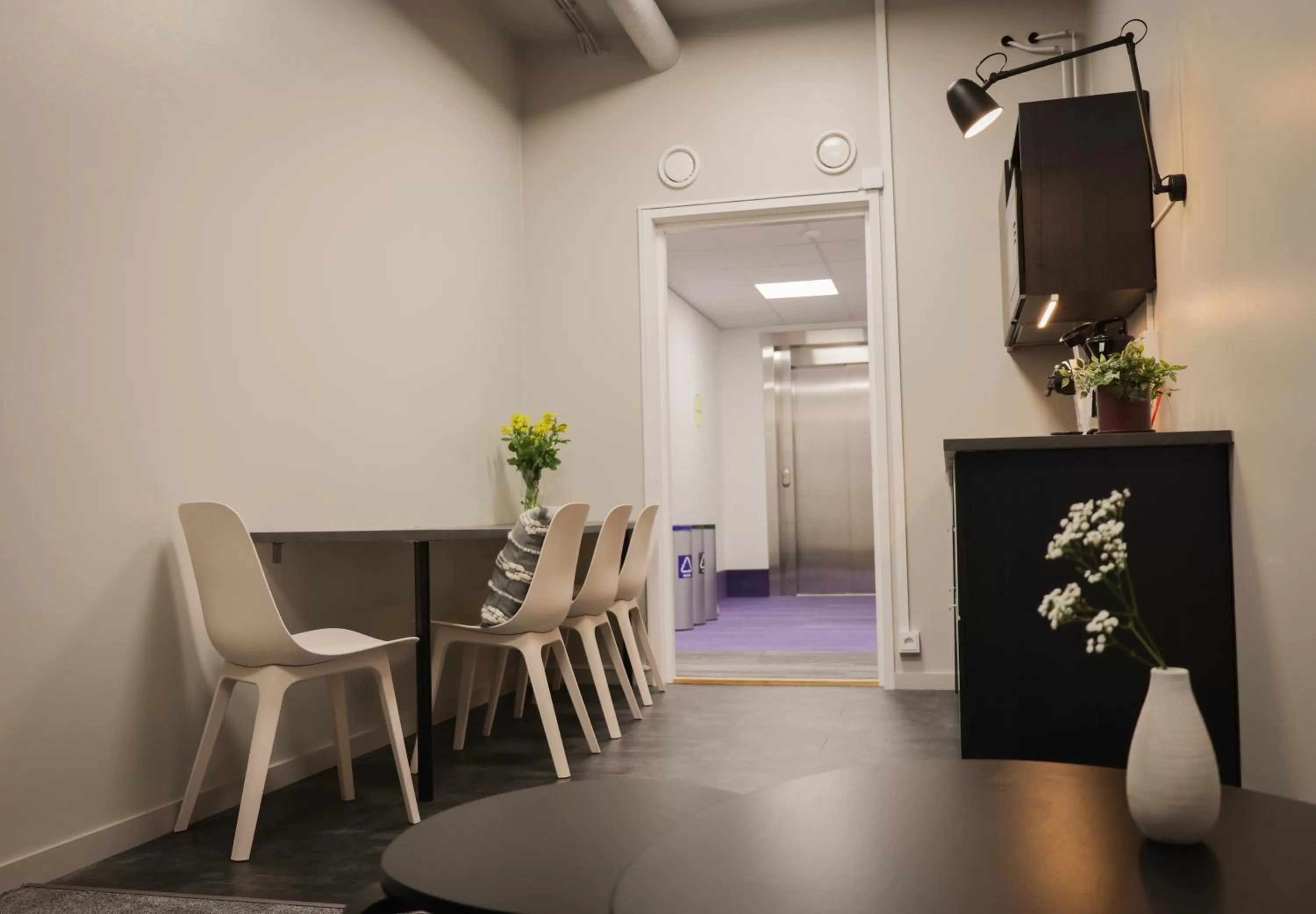 Communal lounge/ TV room in Park Hotel Liminka