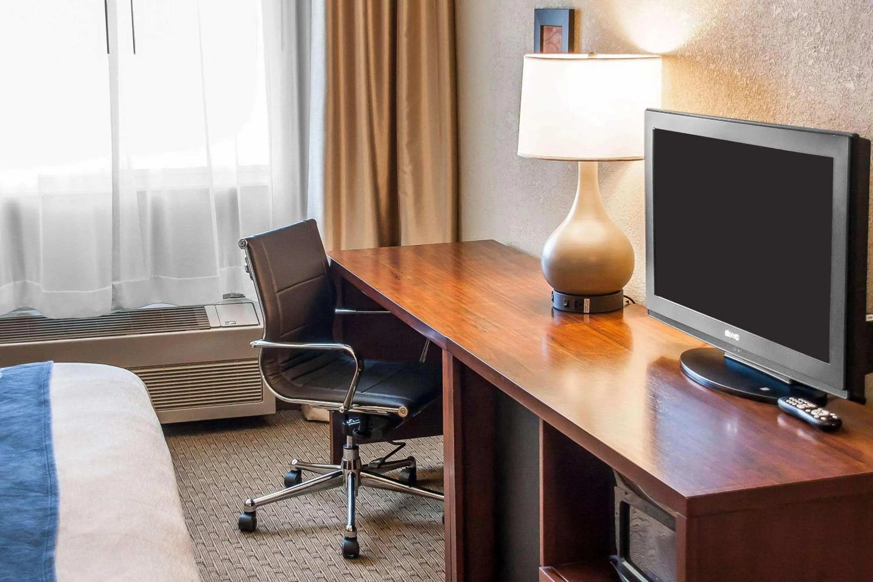 Photo of the whole room in Comfort Inn Fergus Falls