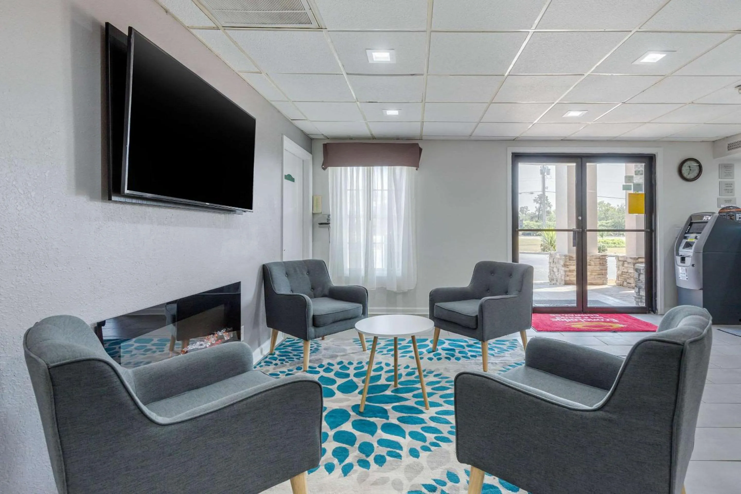 Lobby or reception, Seating Area in Suburban Studios at the University