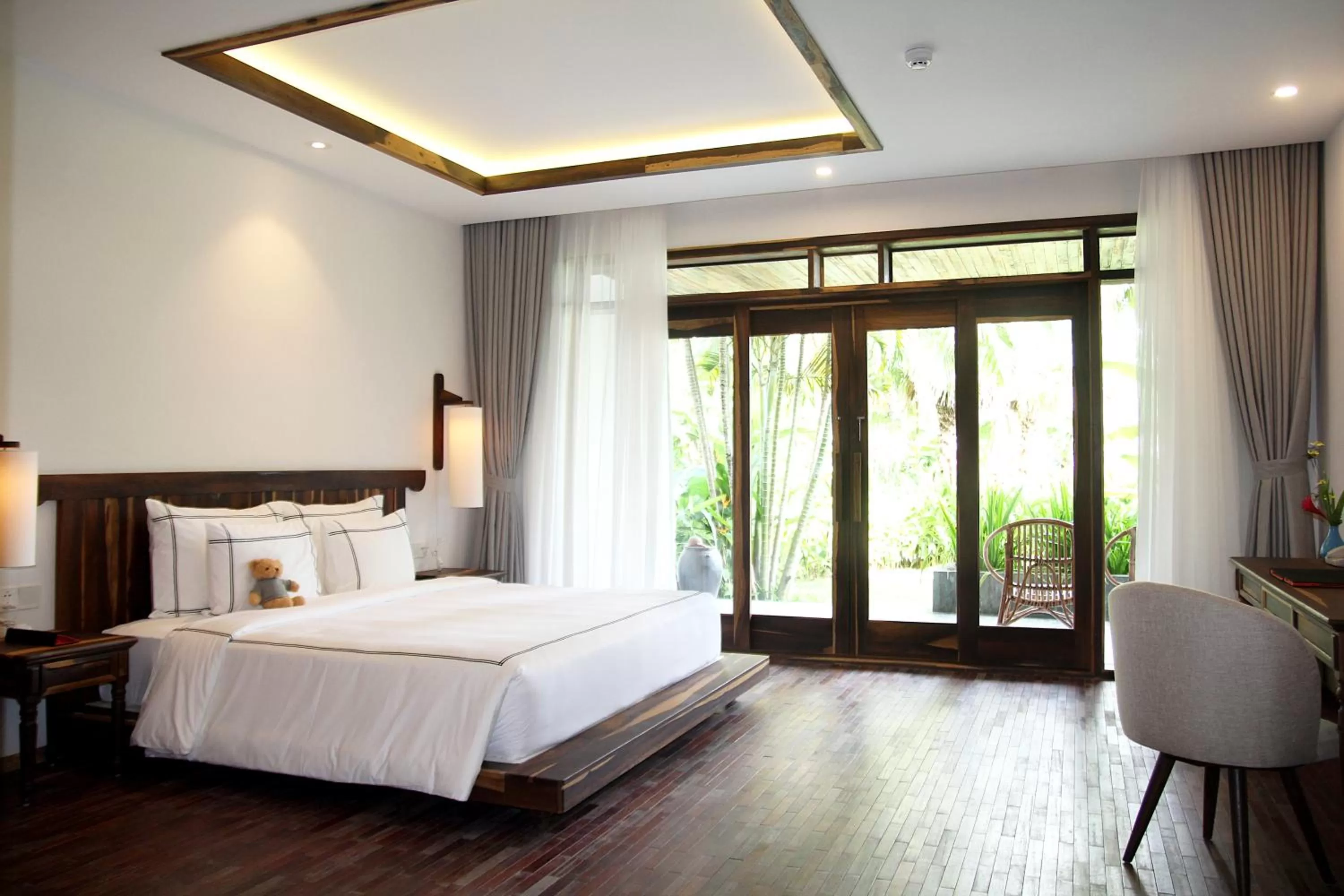 Bed in Alibu Resort Nha Trang