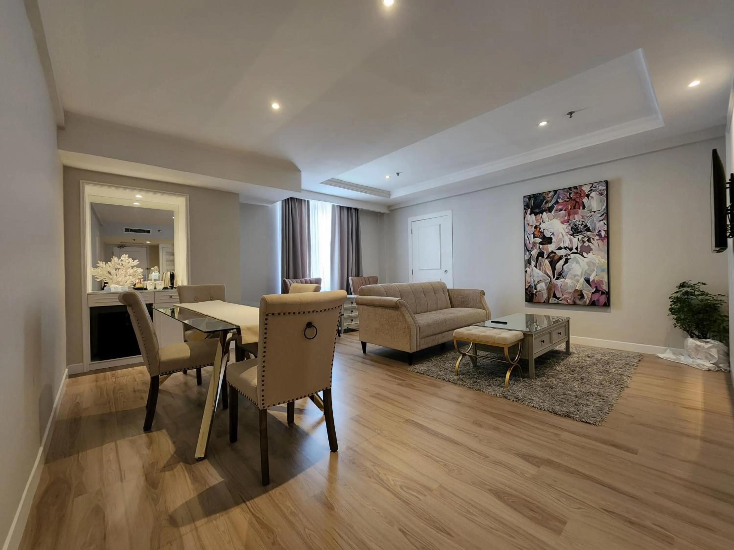 Living room in The Palace Hotel Kota Kinabalu