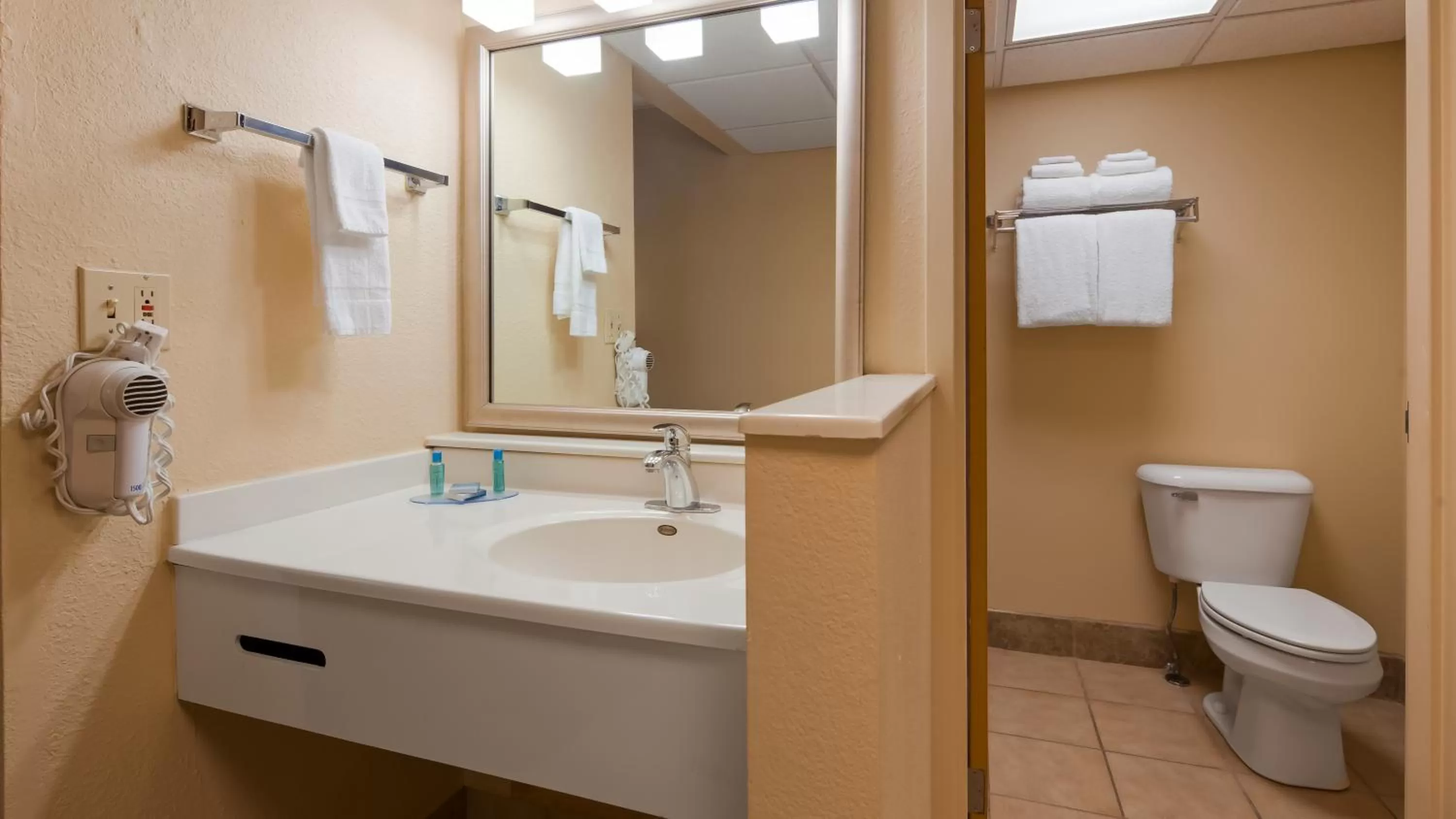 Bathroom in Best Western Starlite Village