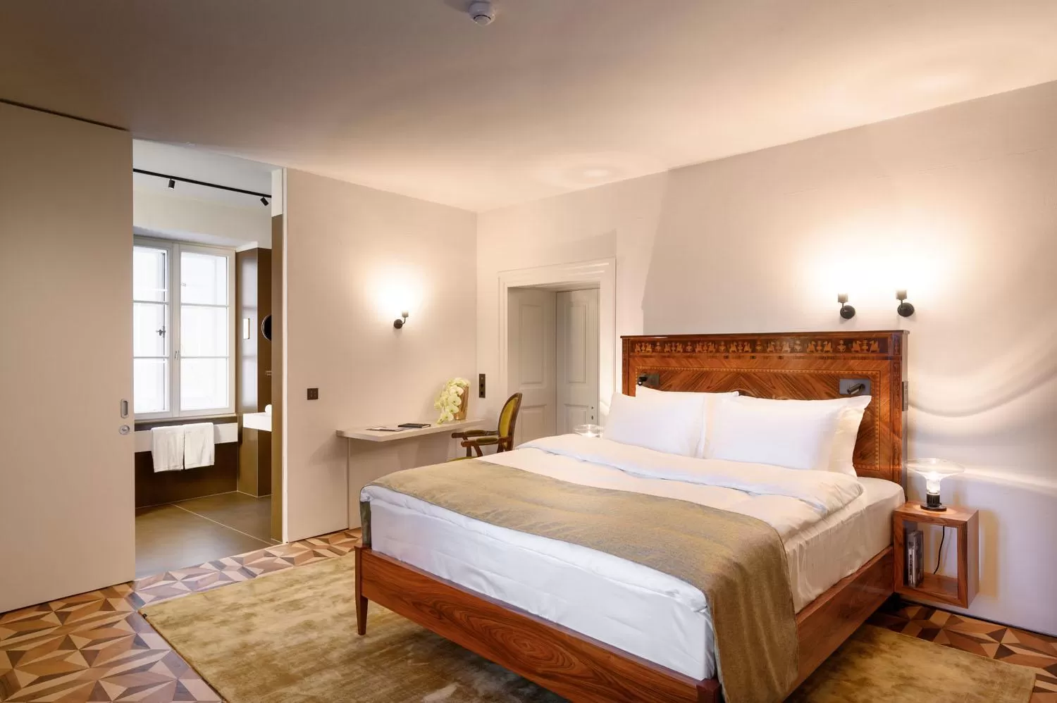 Bed in Zlata Ladjica Boutique Hotel