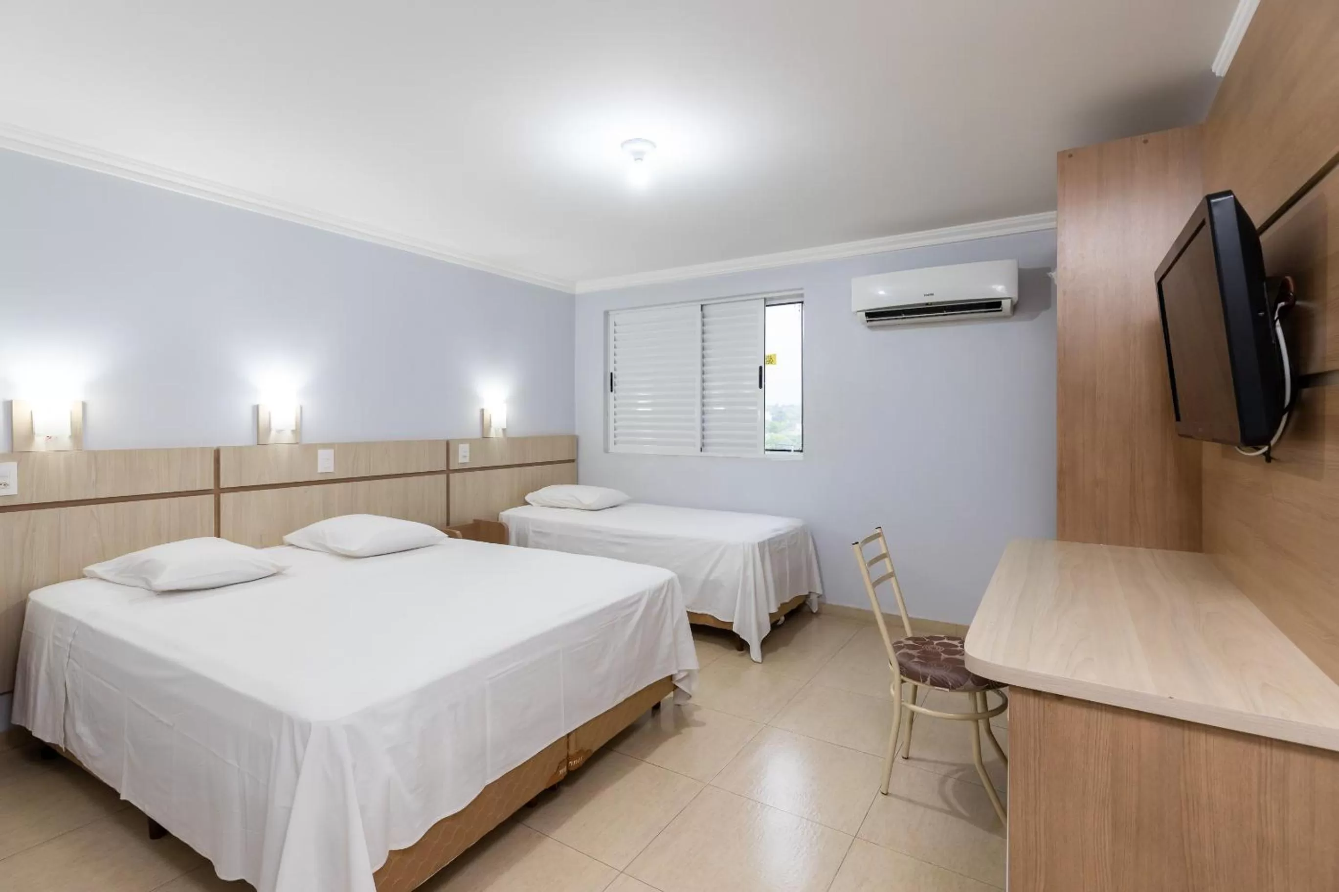 Bed in Hotel Baviera Iguassu