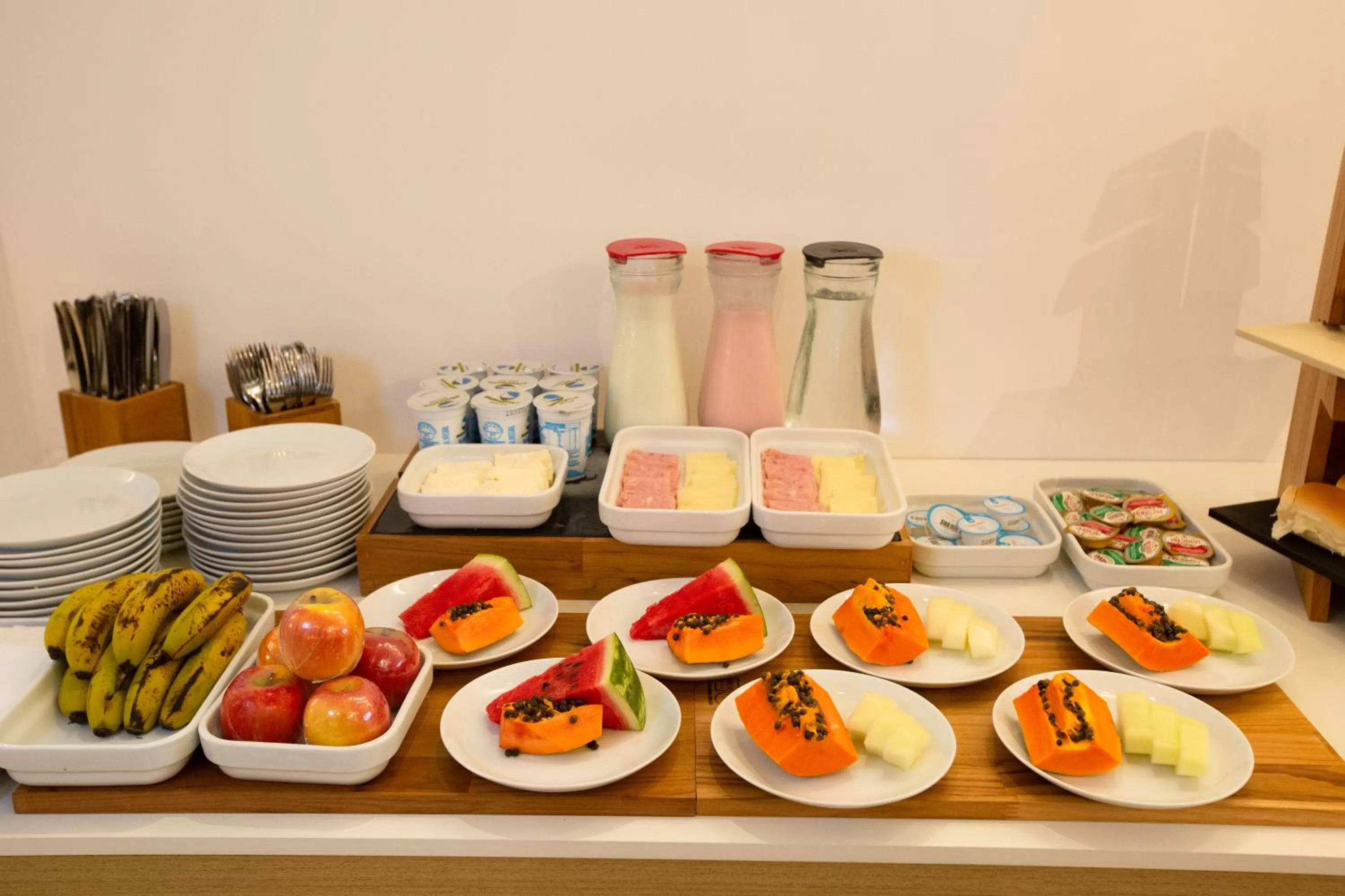 Breakfast in Ramada Encore Cruzeiro