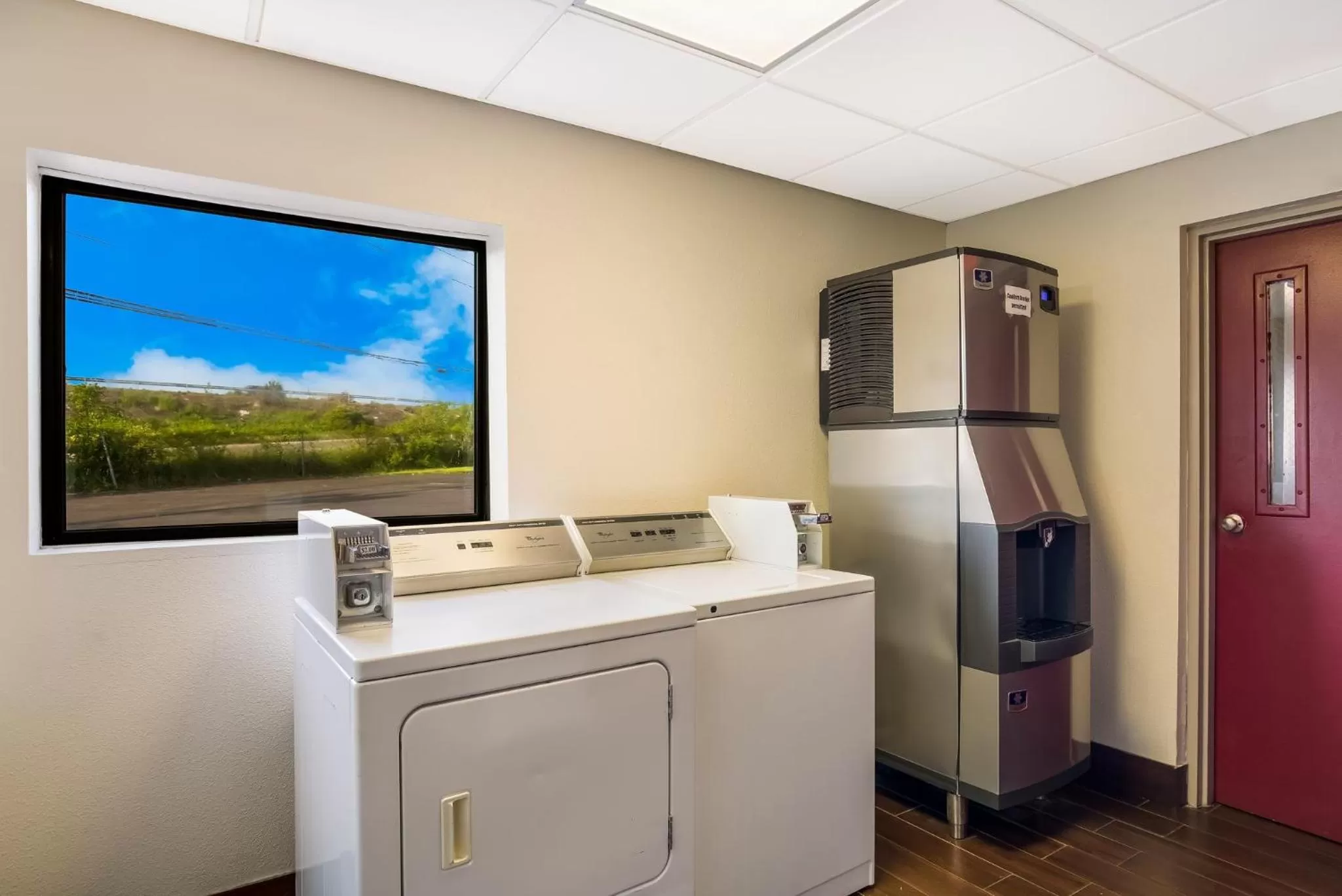 laundry in Red Roof Inn Allentown South