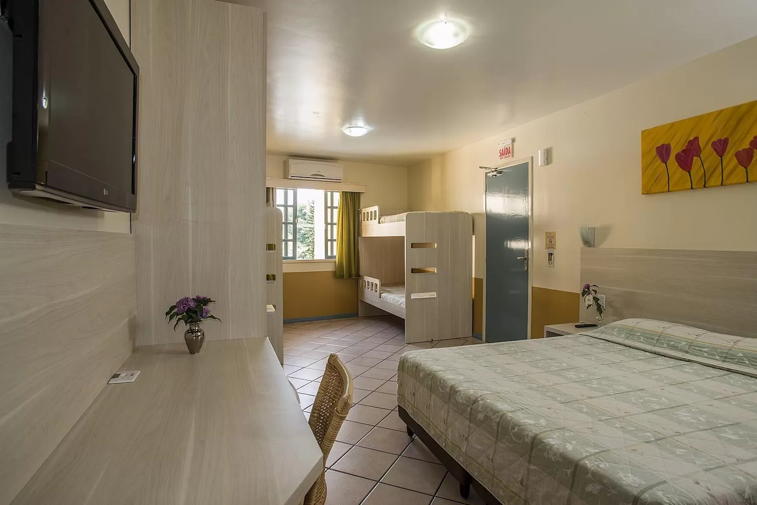 Photo of the whole room, Bed in Vila Olaria Hotel