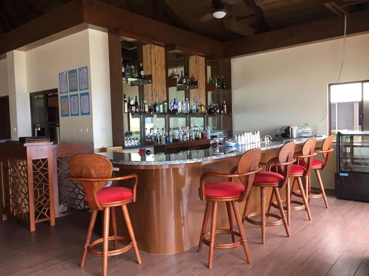 Lounge or bar in Infinity Sands Resort