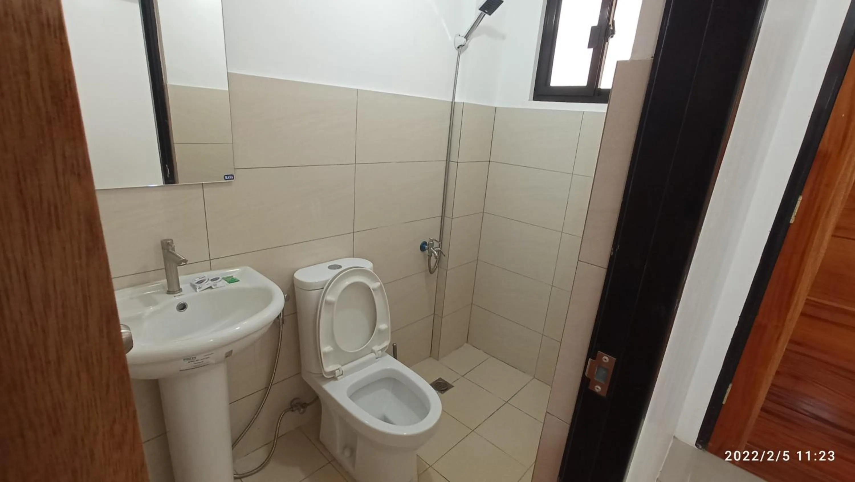 Bathroom in The Palines Apartment Hotel near Brittany Palazzo, Evia Mall Alabang