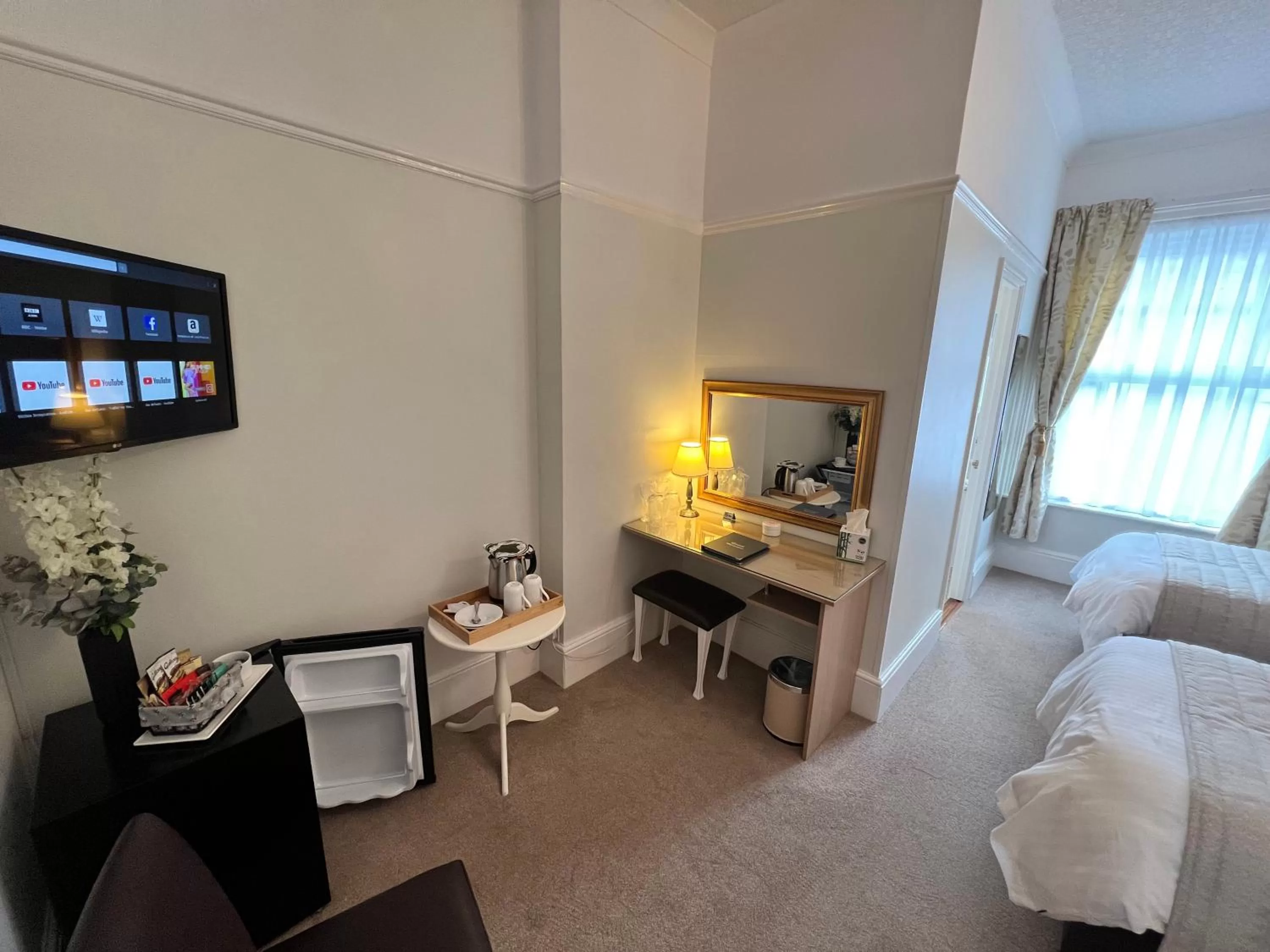 Property building, Seating Area in Birkdale Guest House