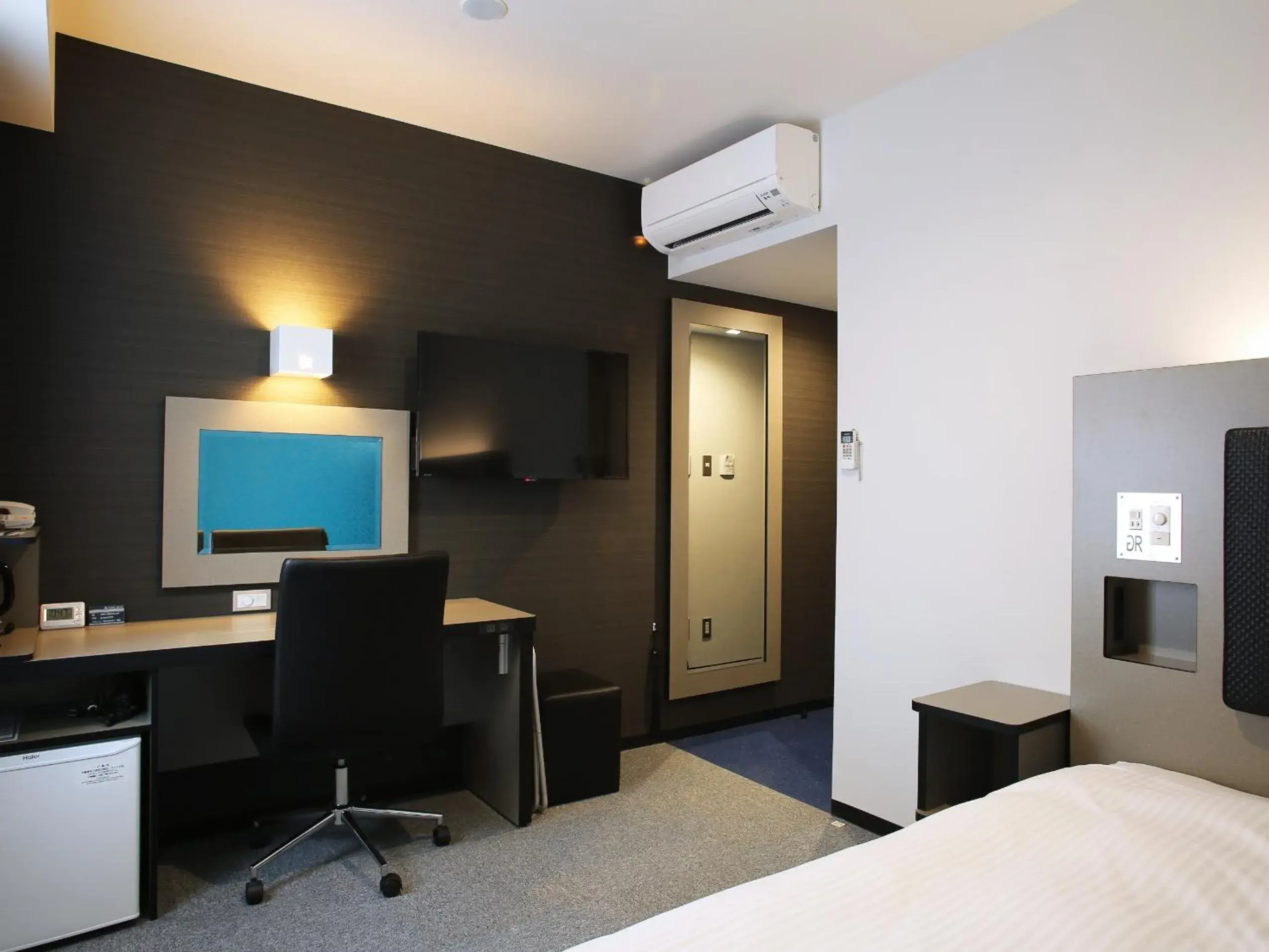 Standard Double Room - single occupancy - Non-Smoking in Green Rich Hotel & Capsule Naha - Artificial hot spring Futamata Yunohana Standard Double Room - single occupancy - Non-Smoking in Green Rich Hotel & Capsule Naha - Artificial hot spring Futamata Yunohana