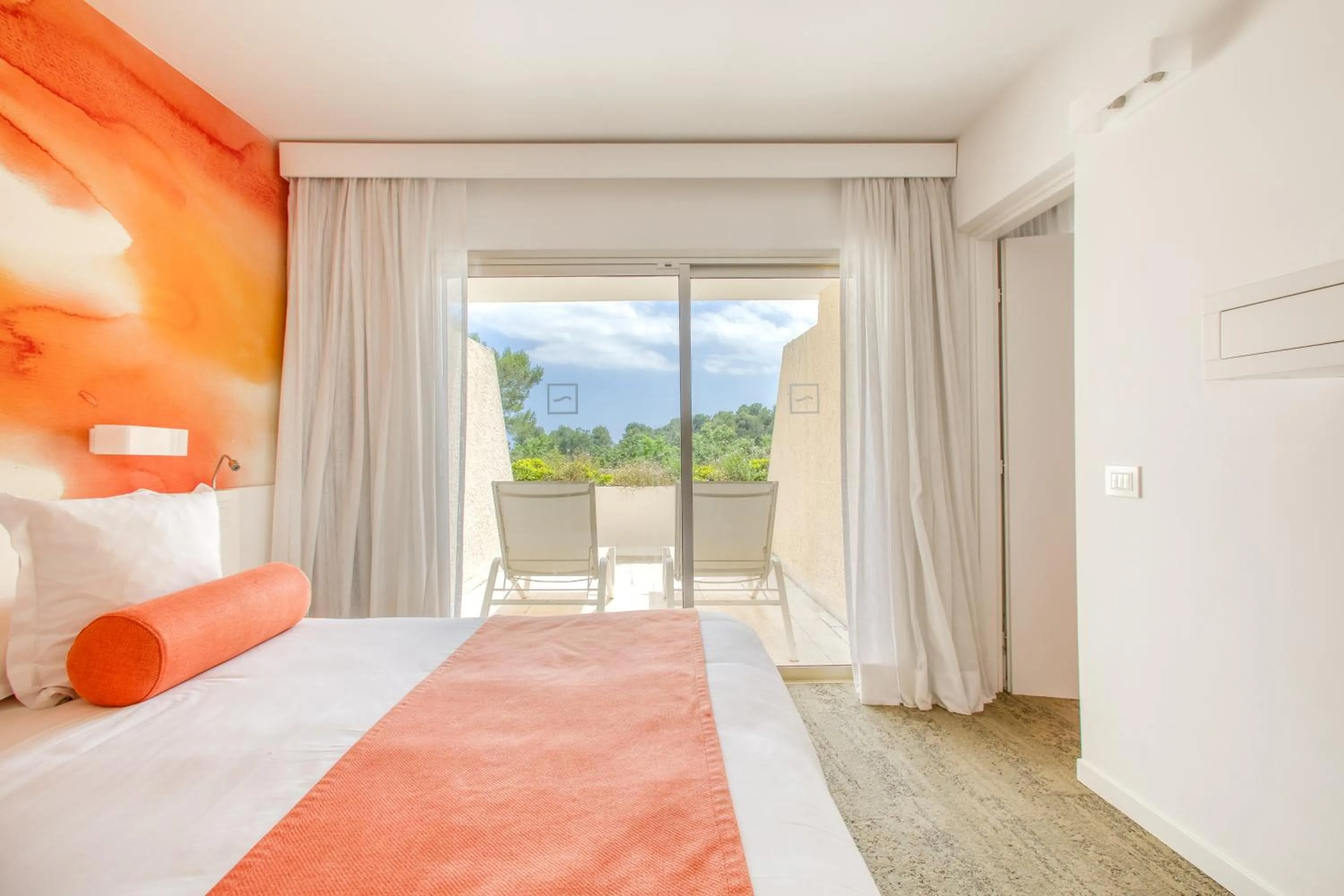 Natural landscape, Bed in Hotel Restaurant La Vague de Saint Paul