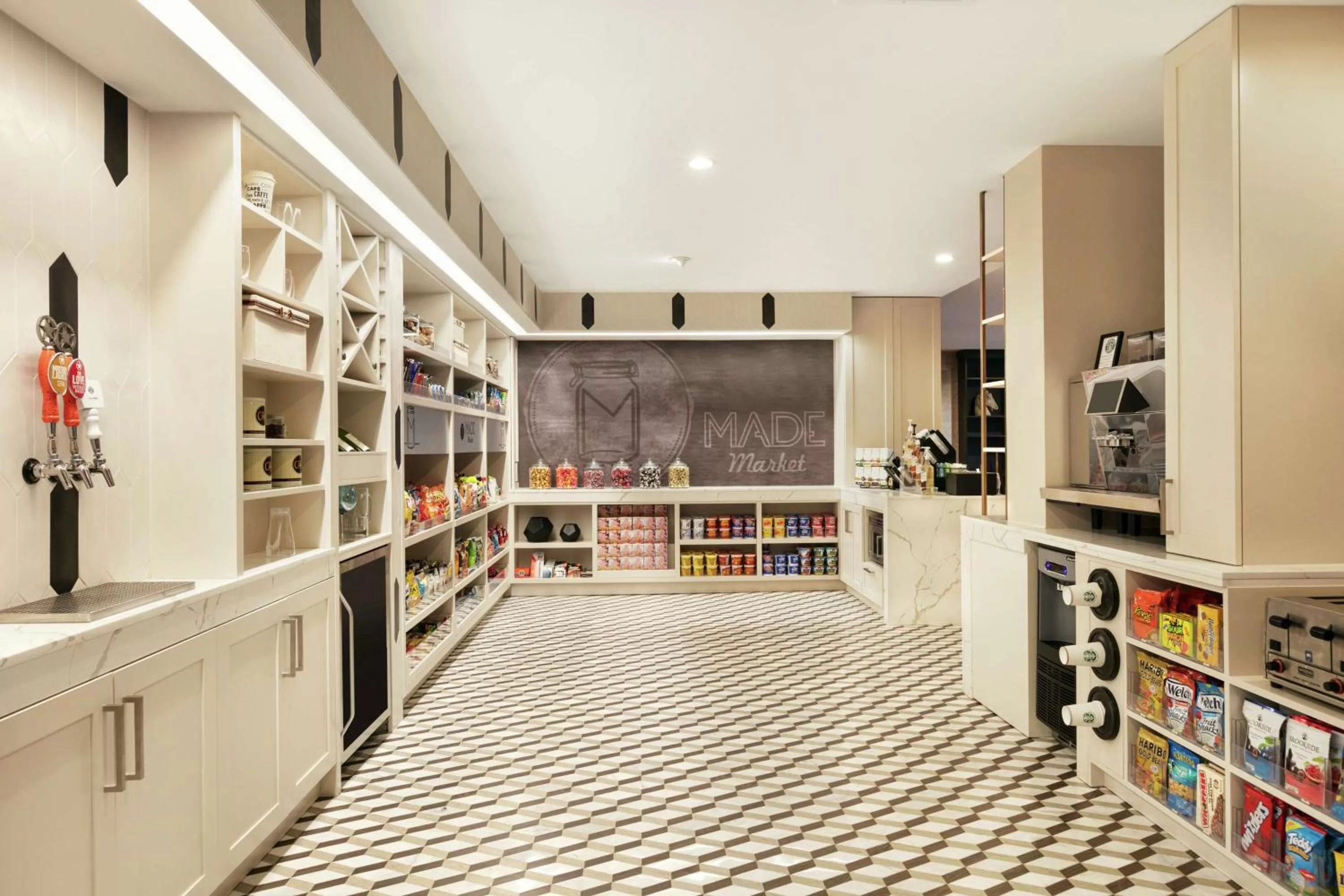 Restaurant/places to eat in DoubleTree by Hilton McLean Tysons