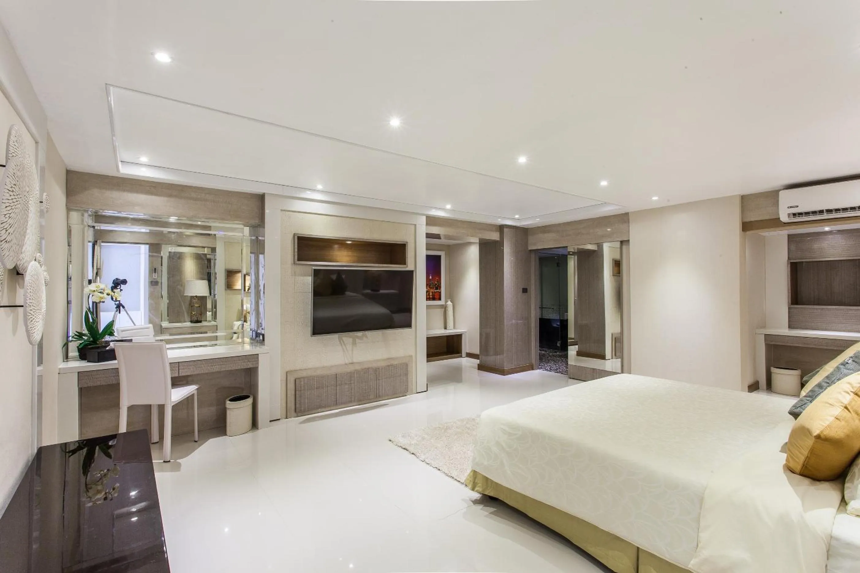 Photo of the whole room in Patong Heritage Hotel Phuket - SHA Extra Plus