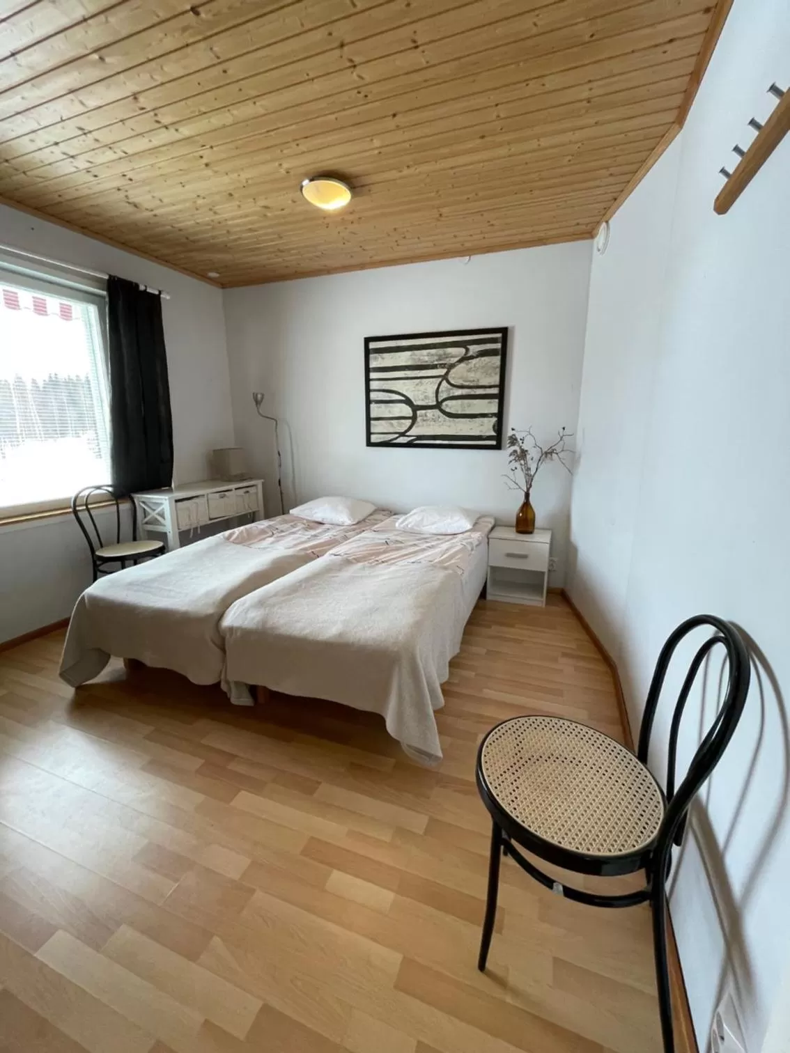 Bed in Lamminmäen Juhla ja Peti