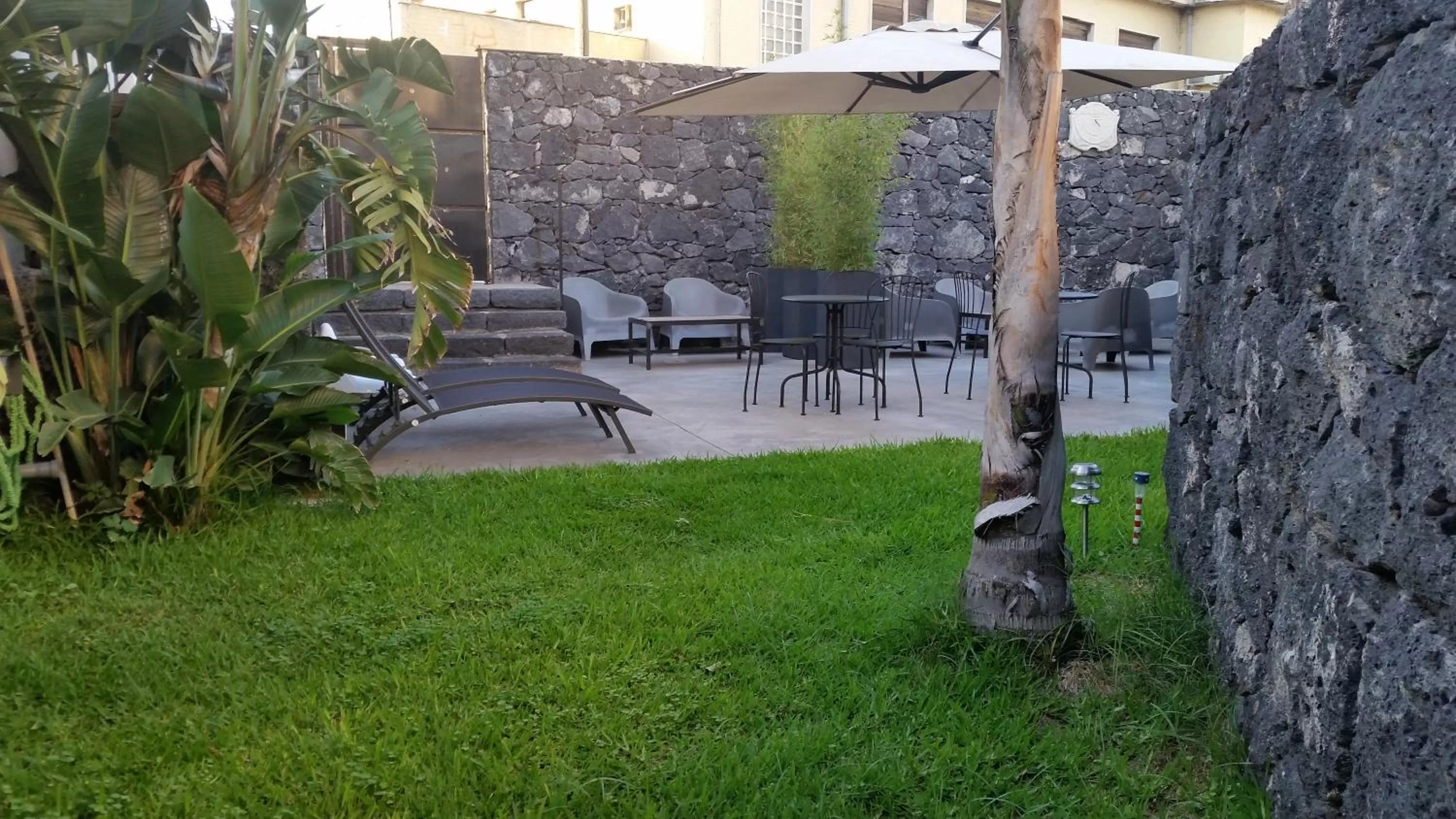 Garden view in Sciara Biscari B&B