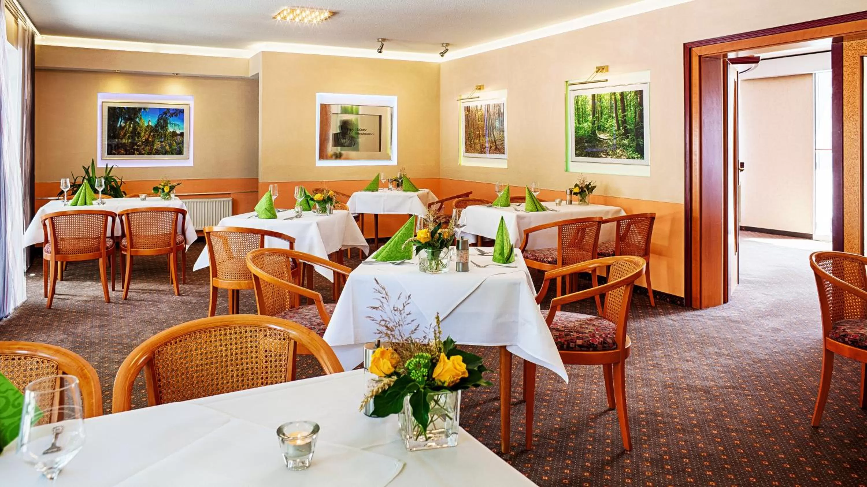 Restaurant/places to eat in Carmina am See