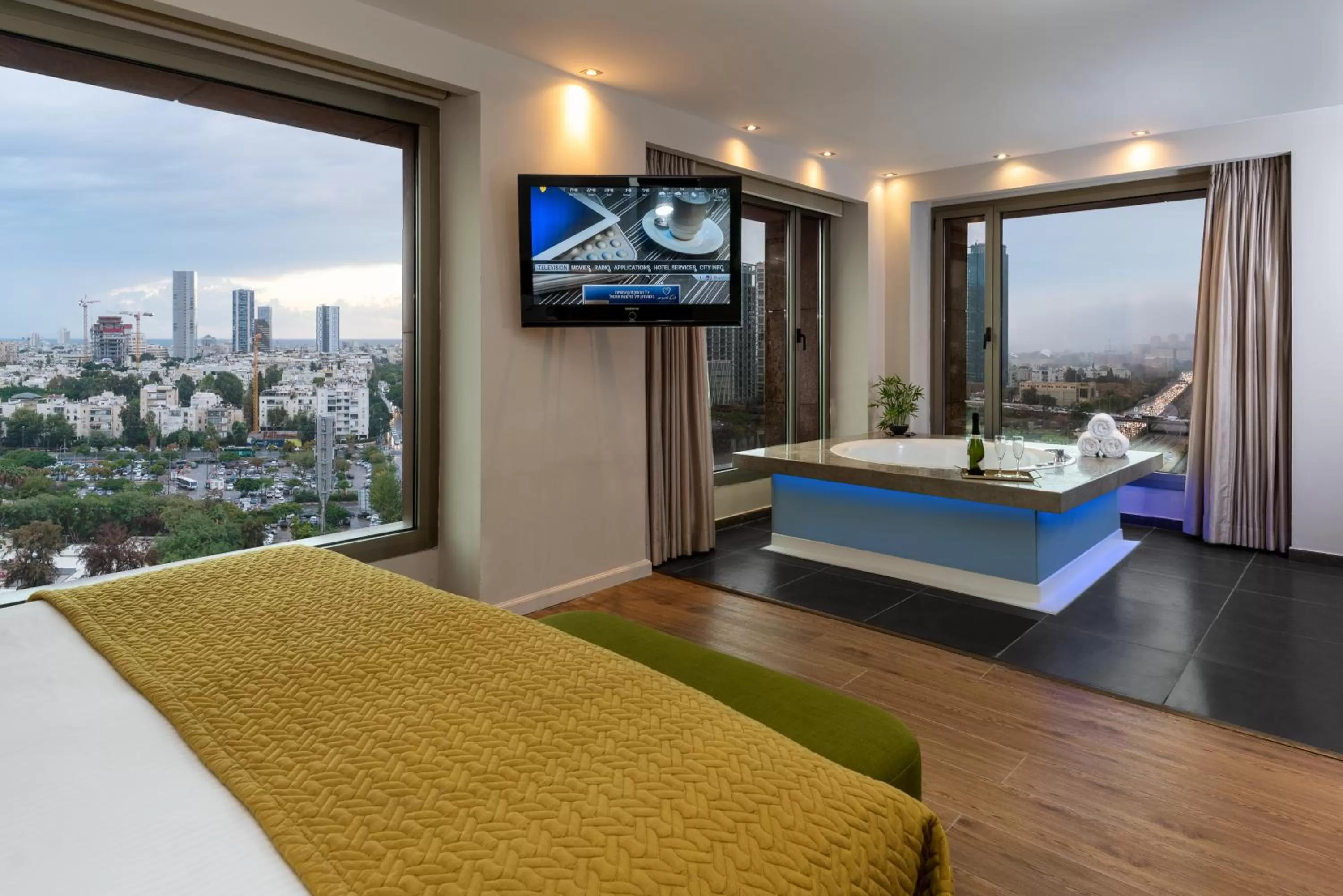 Bedroom, Bed in Leonardo City Tower Hotel Tel Aviv