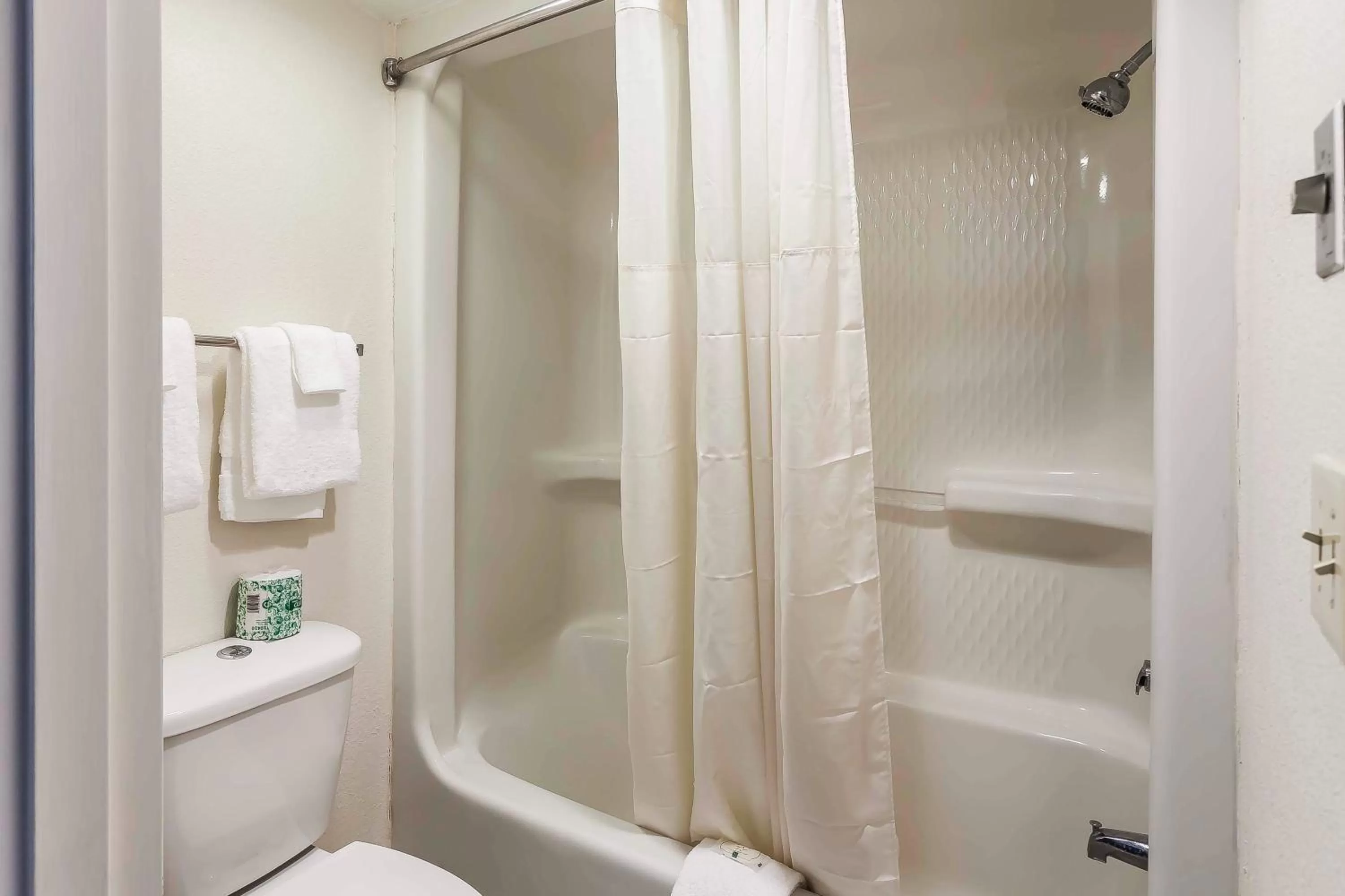 Bathroom in Quality Inn South Boston - Danville East