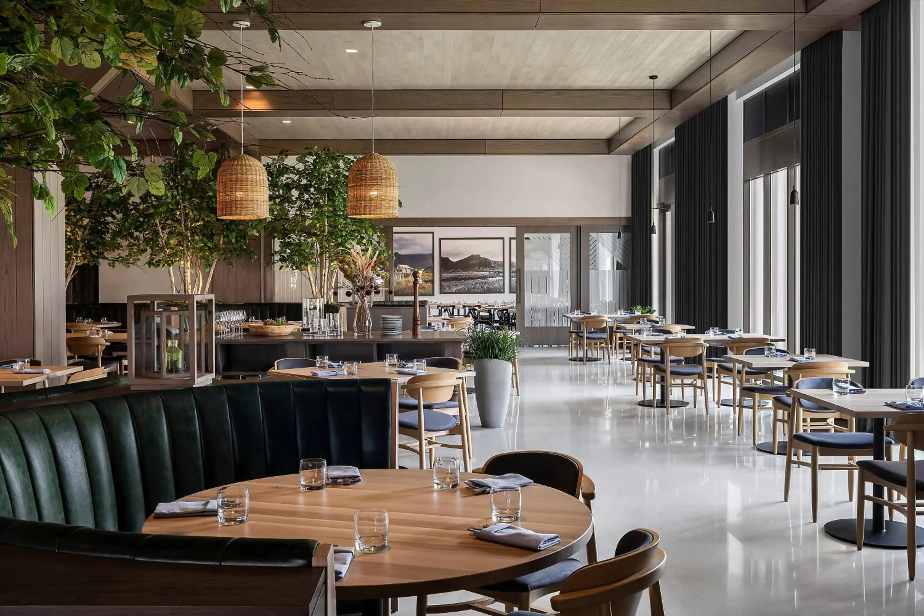 Restaurant/places to eat in Renaissance Milwaukee West Hotel