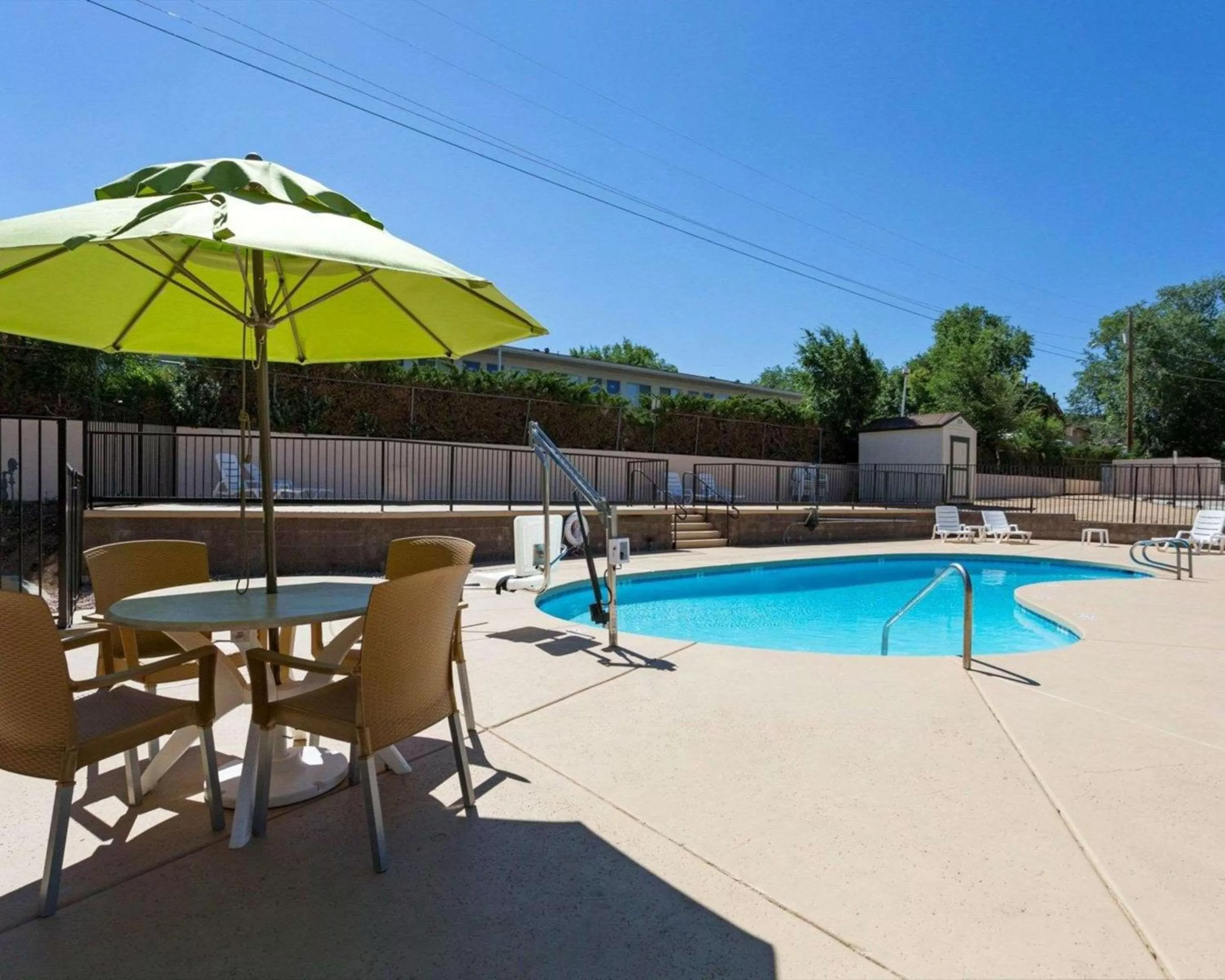 Swimming pool in Quality Inn Prescott