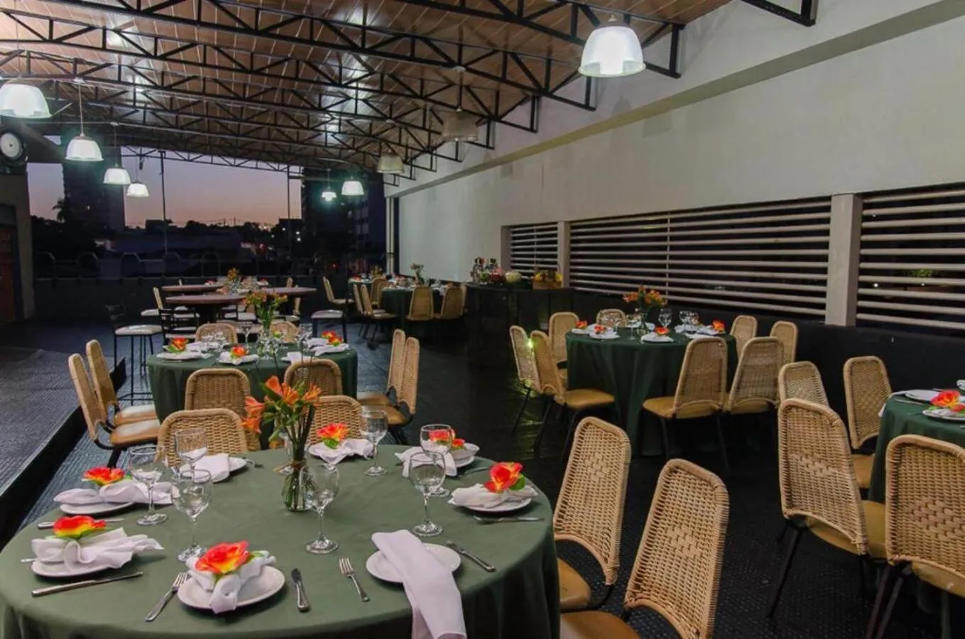 Restaurant/places to eat in Taiwan Hotel