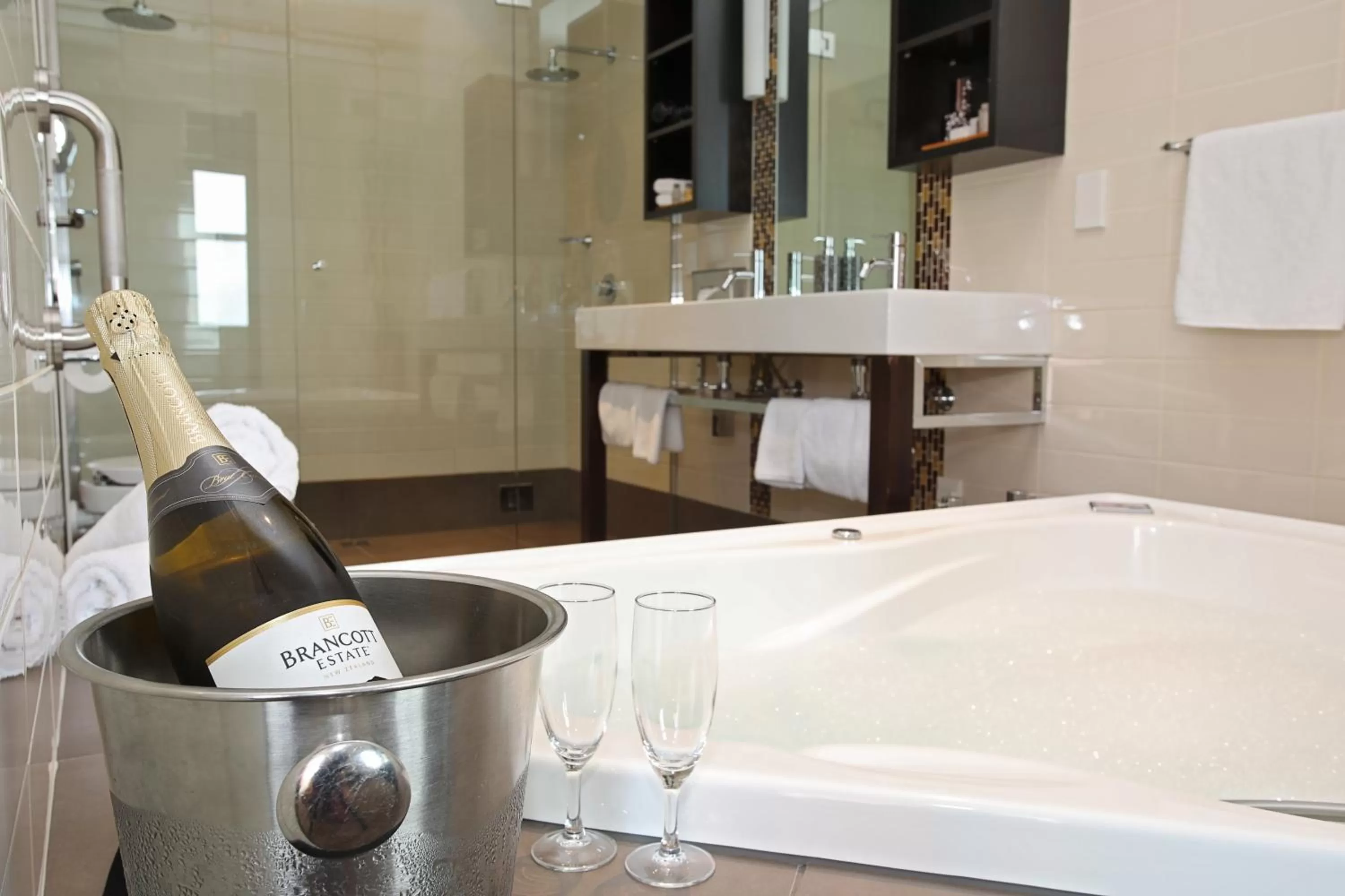 Bathroom in Kelvin Hotel