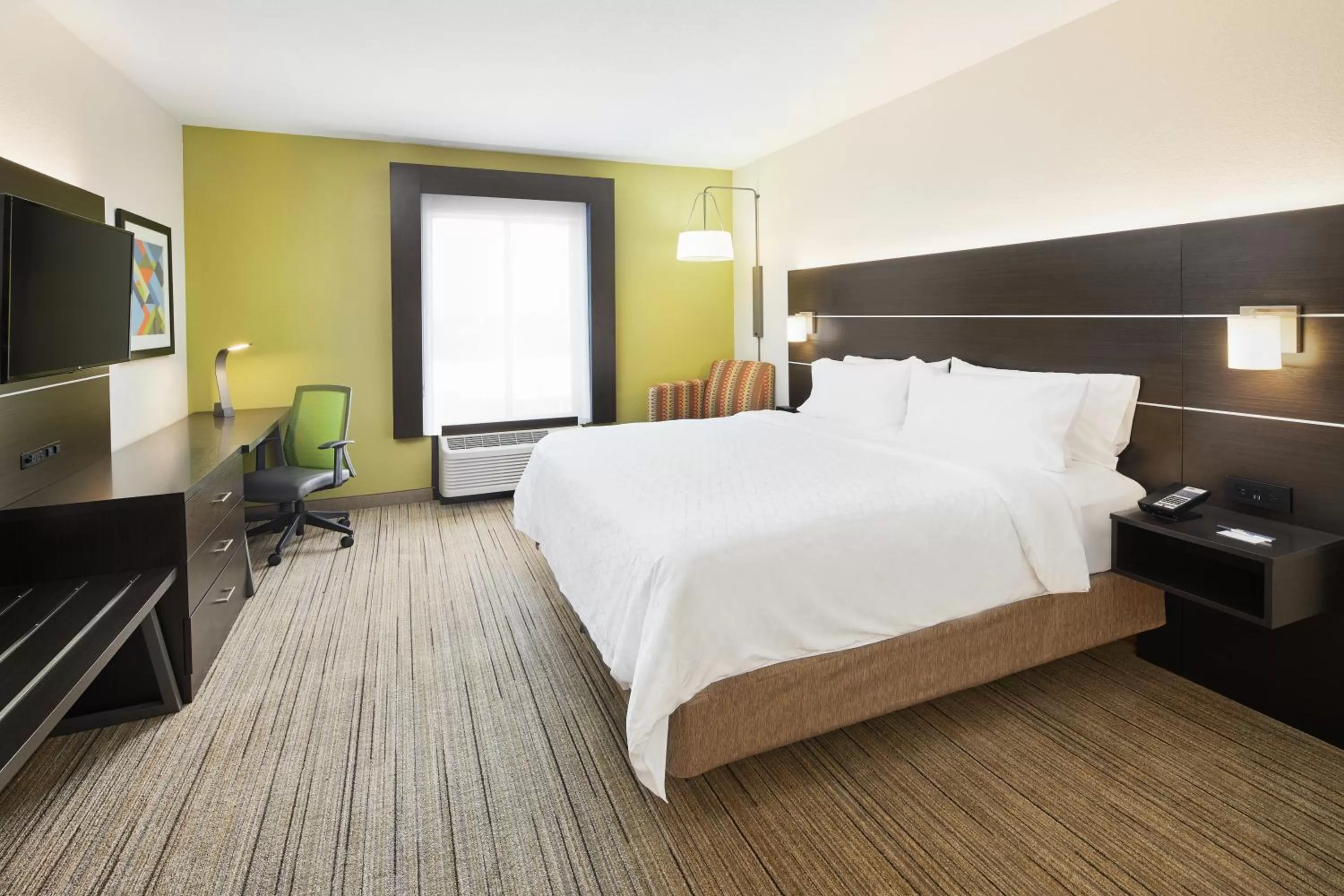 Bed in Holiday Inn Express Hotel & Suites Port Richey by IHG