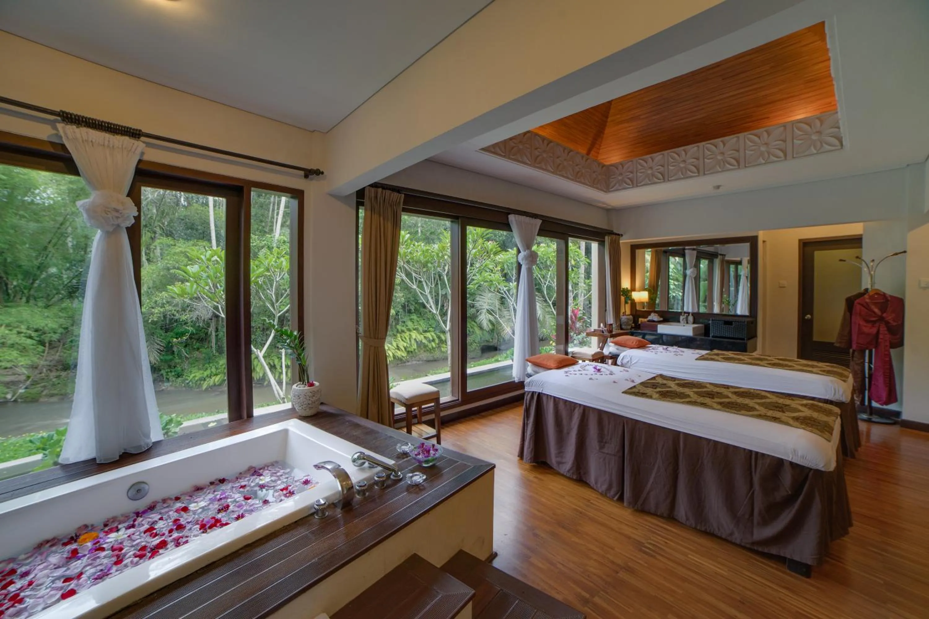 Spa and wellness centre/facilities, Bed in The Samaya Ubud