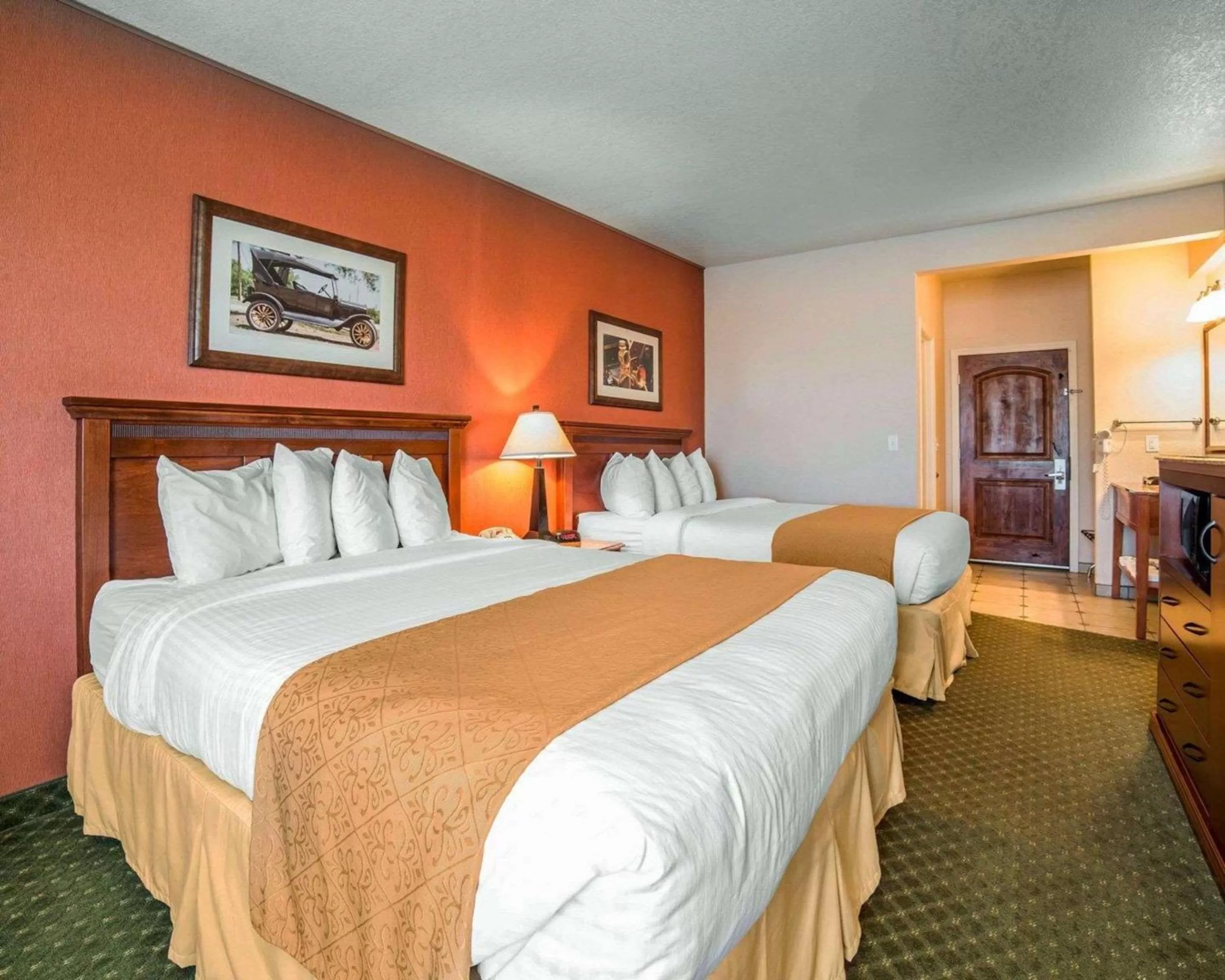 Photo of the whole room in Quality Inn Winnemucca - Model T Casino