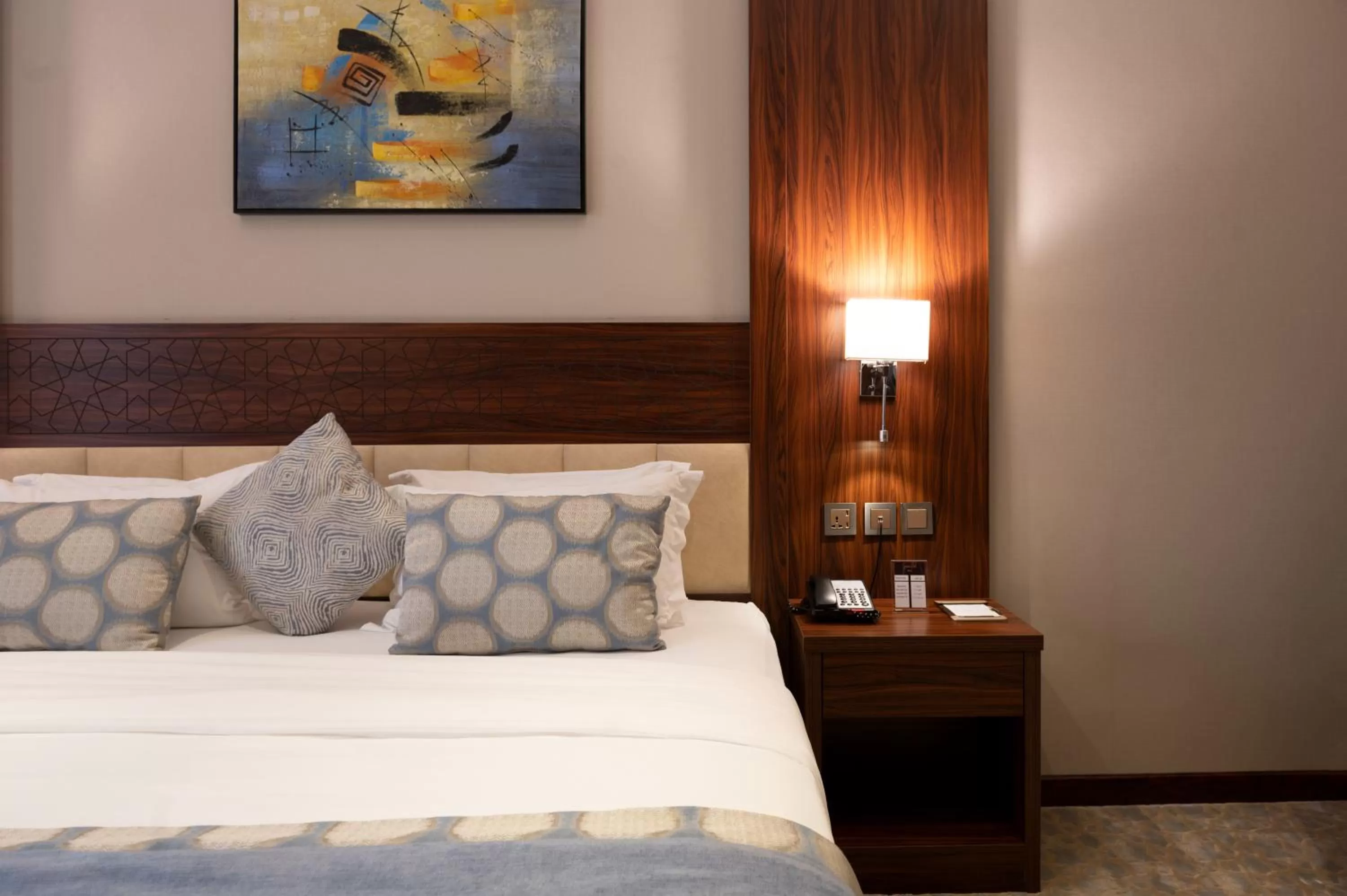 Bed in Seasons Park Hotel