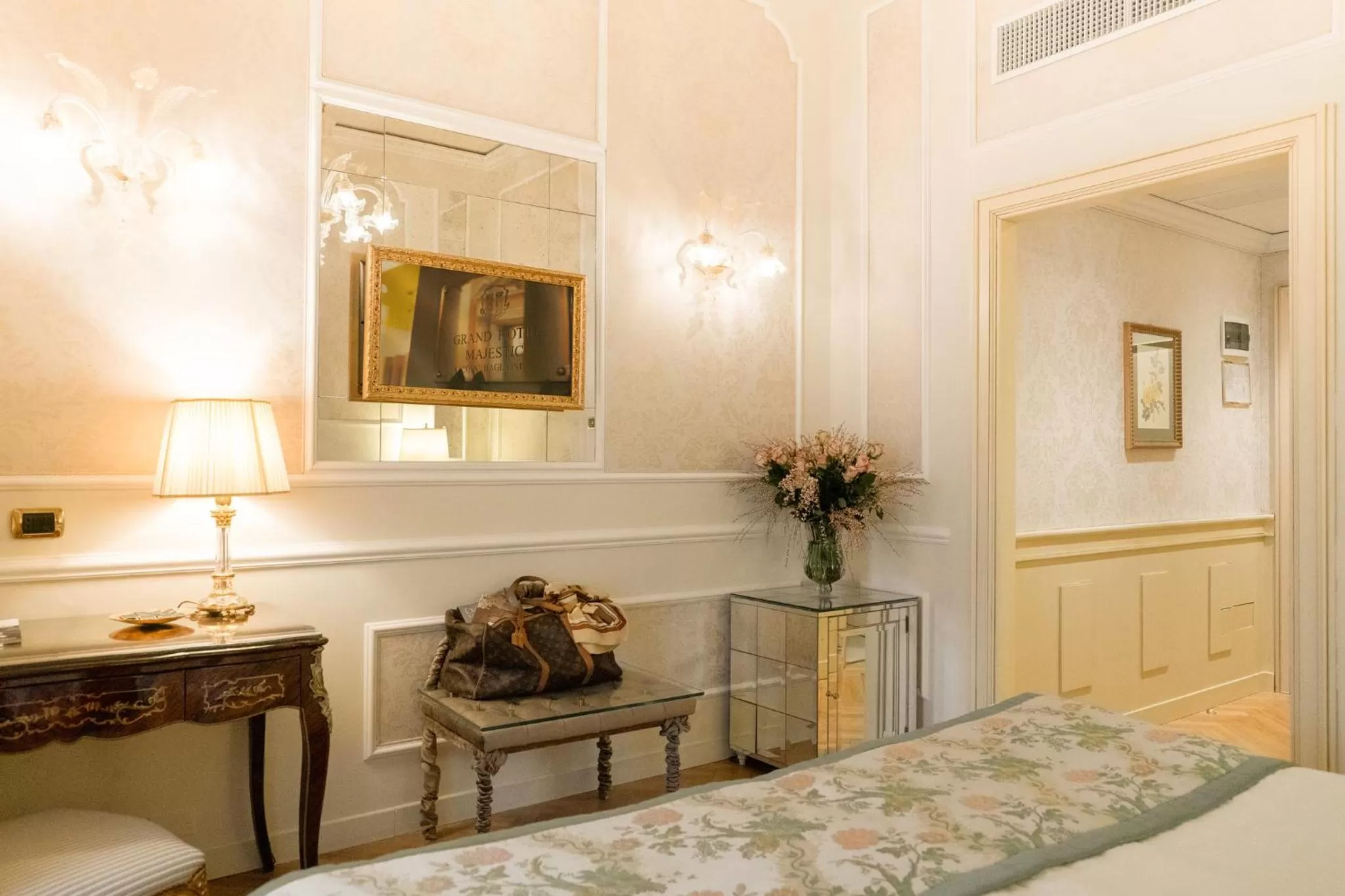 Photo of the whole room, Bed in Grand Hotel Majestic gia' Baglioni