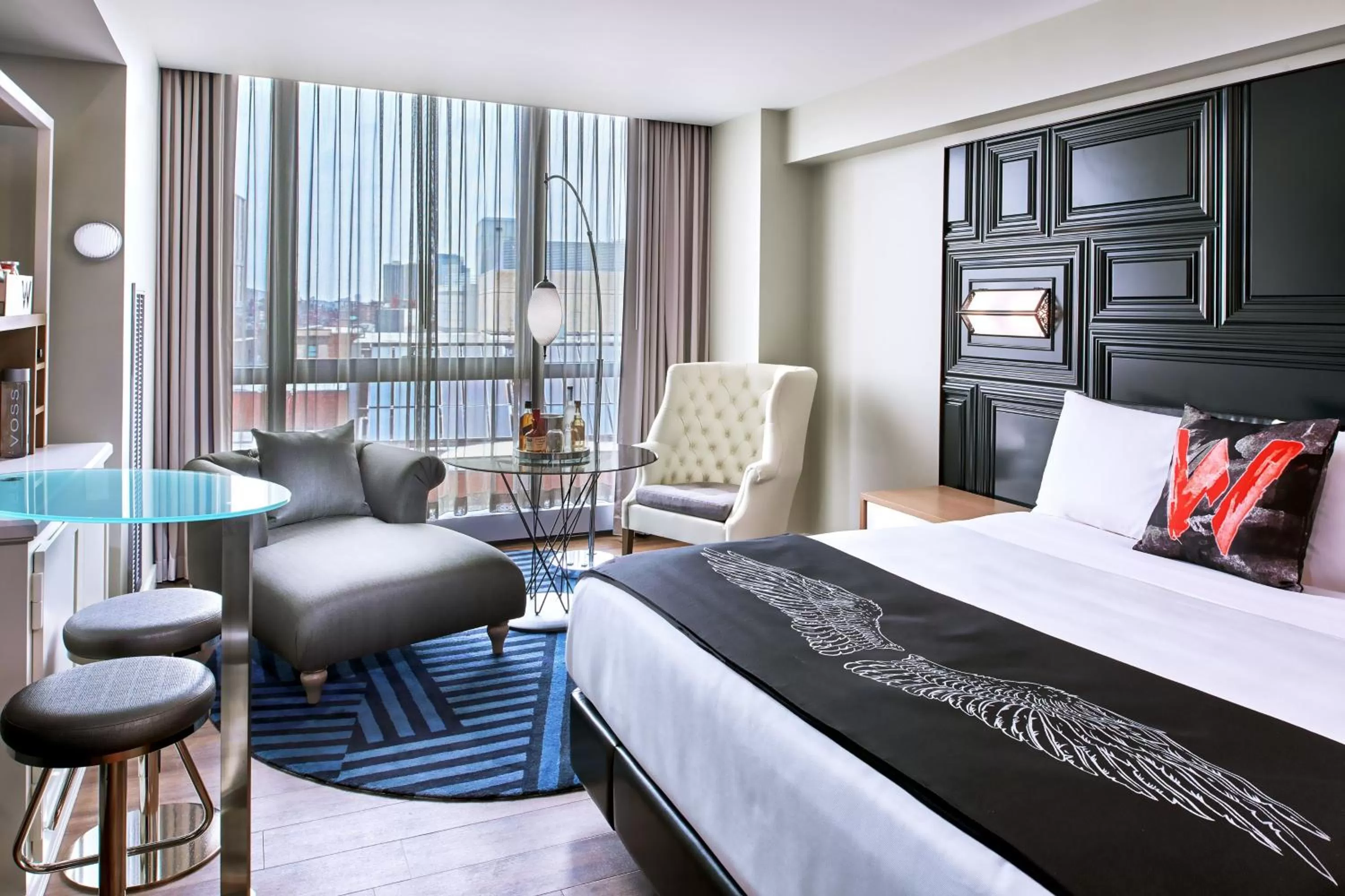 Photo of the whole room, Bed in W Boston