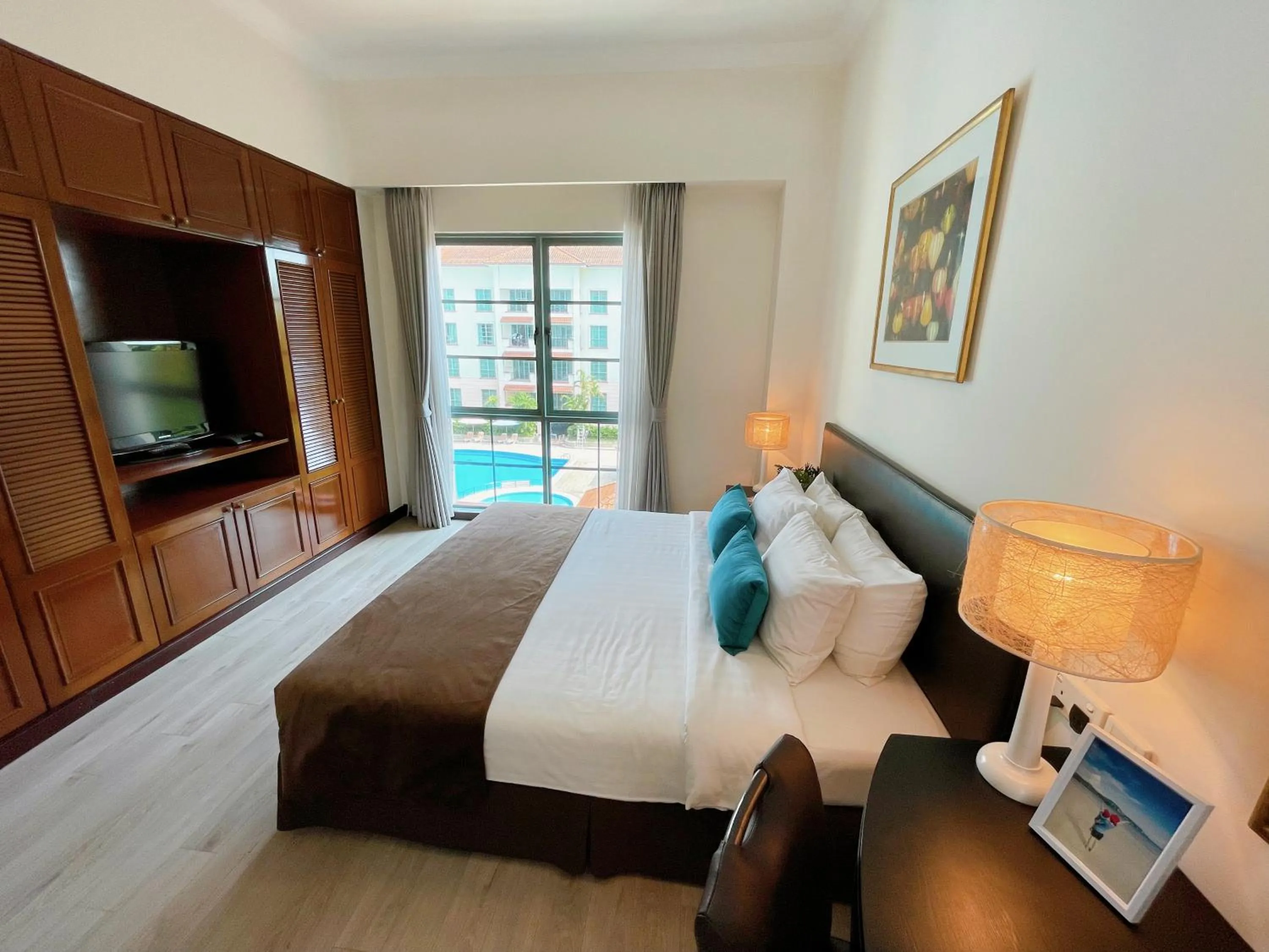 Bedroom, Bed in Diamond Westlake Suites