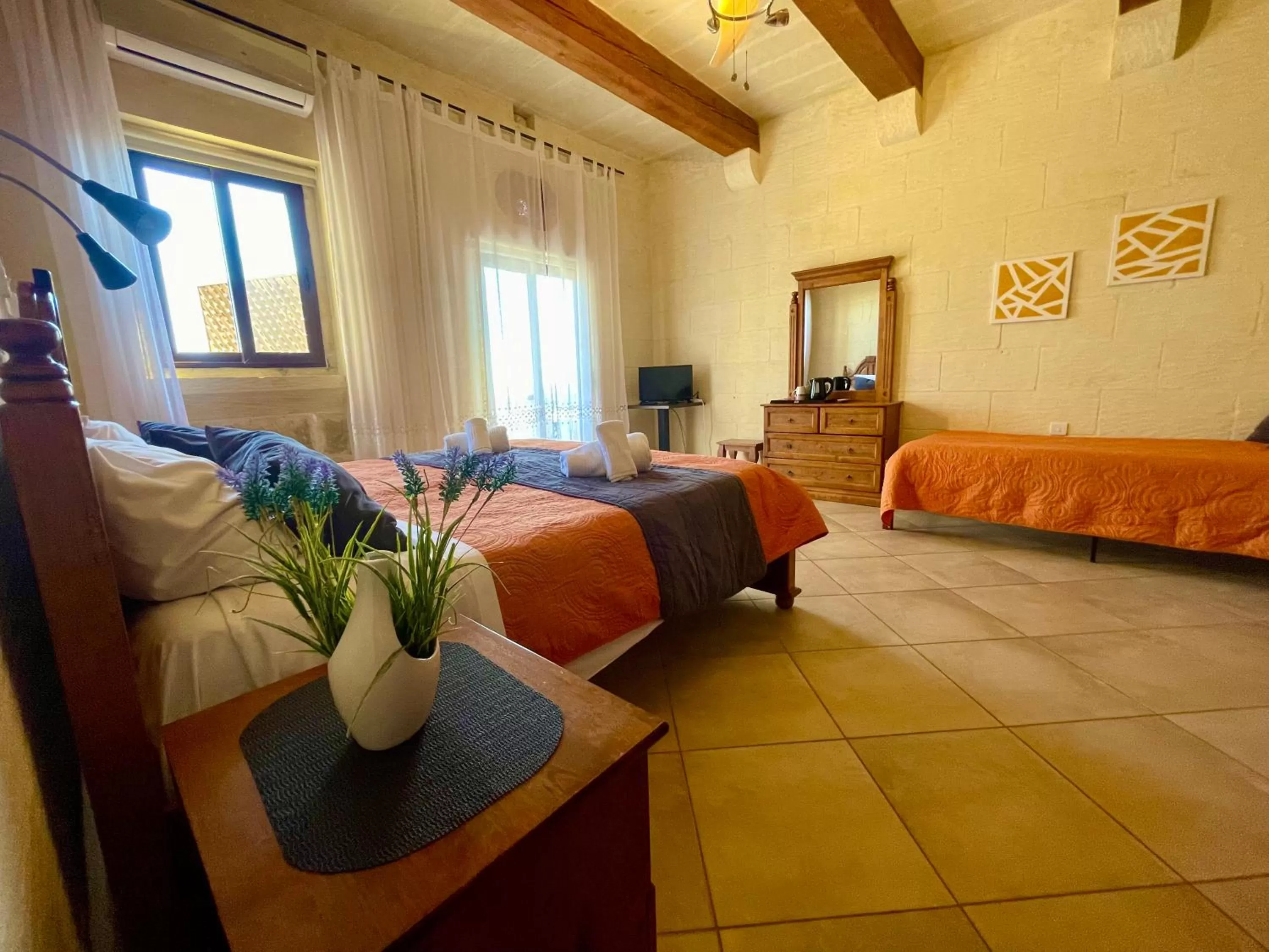 Triple Room with Private External Bathroom in Ferrieha B&B