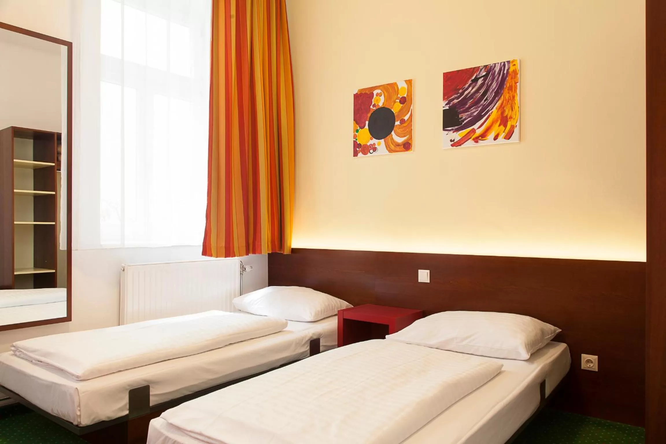 Bed in Pension Stadthalle