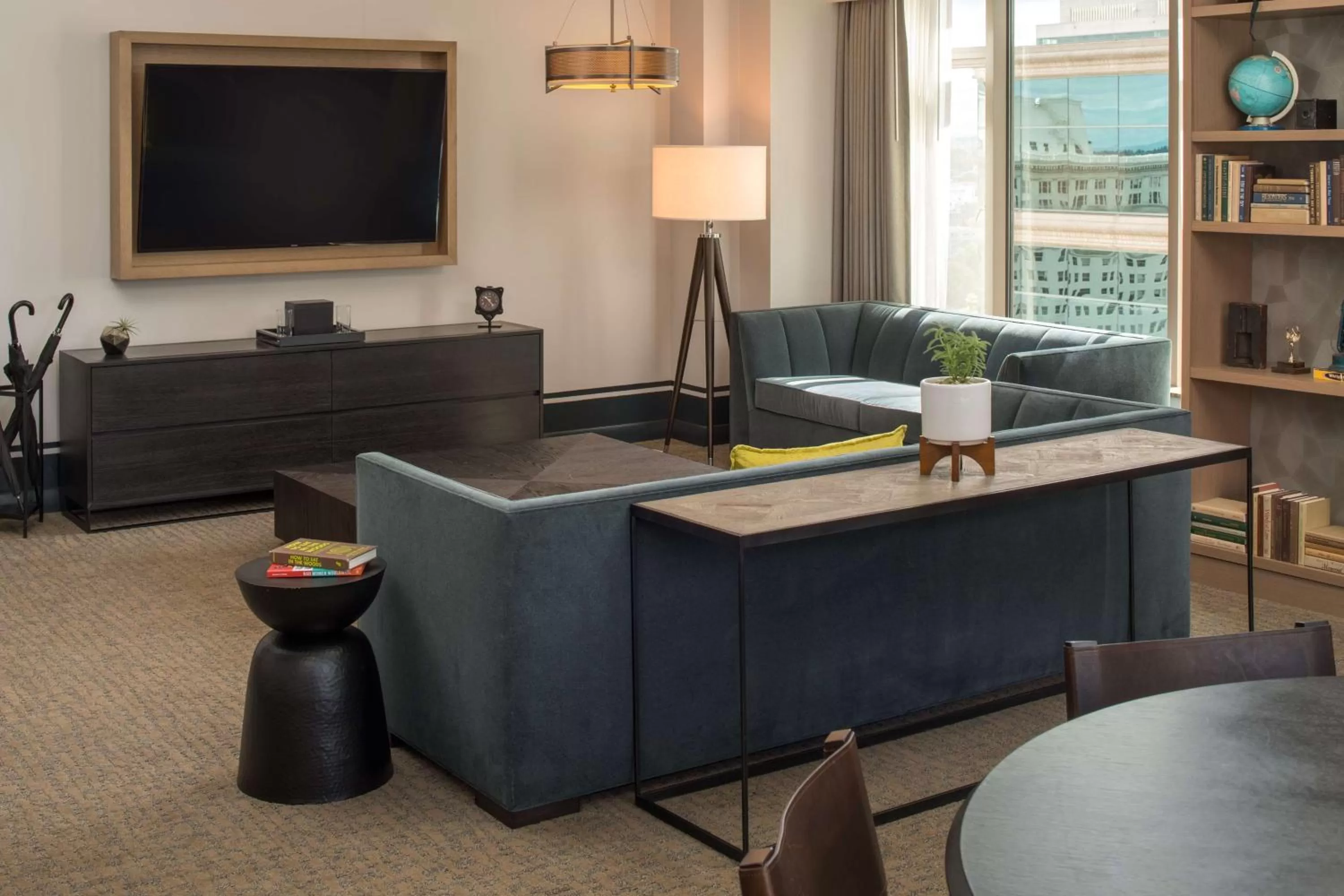 Bedroom in The Duniway Portland, A Hilton Hotel