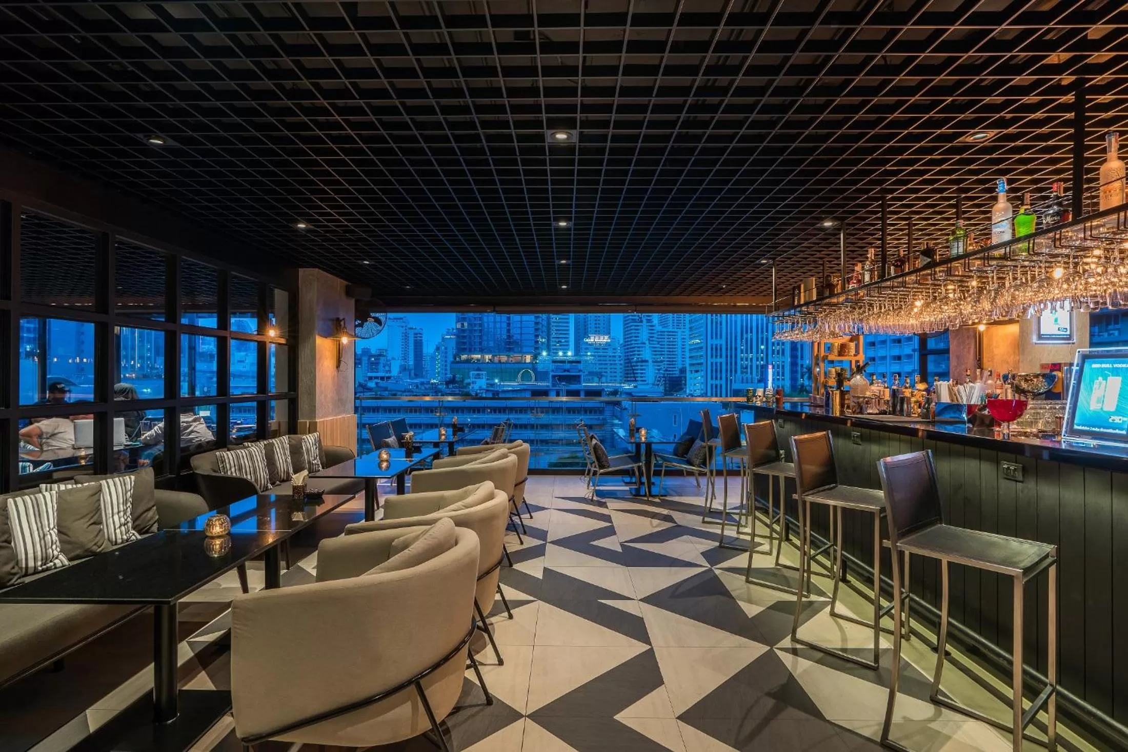 Lounge or bar in The Key Premier Hotel Sukhumvit Bangkok