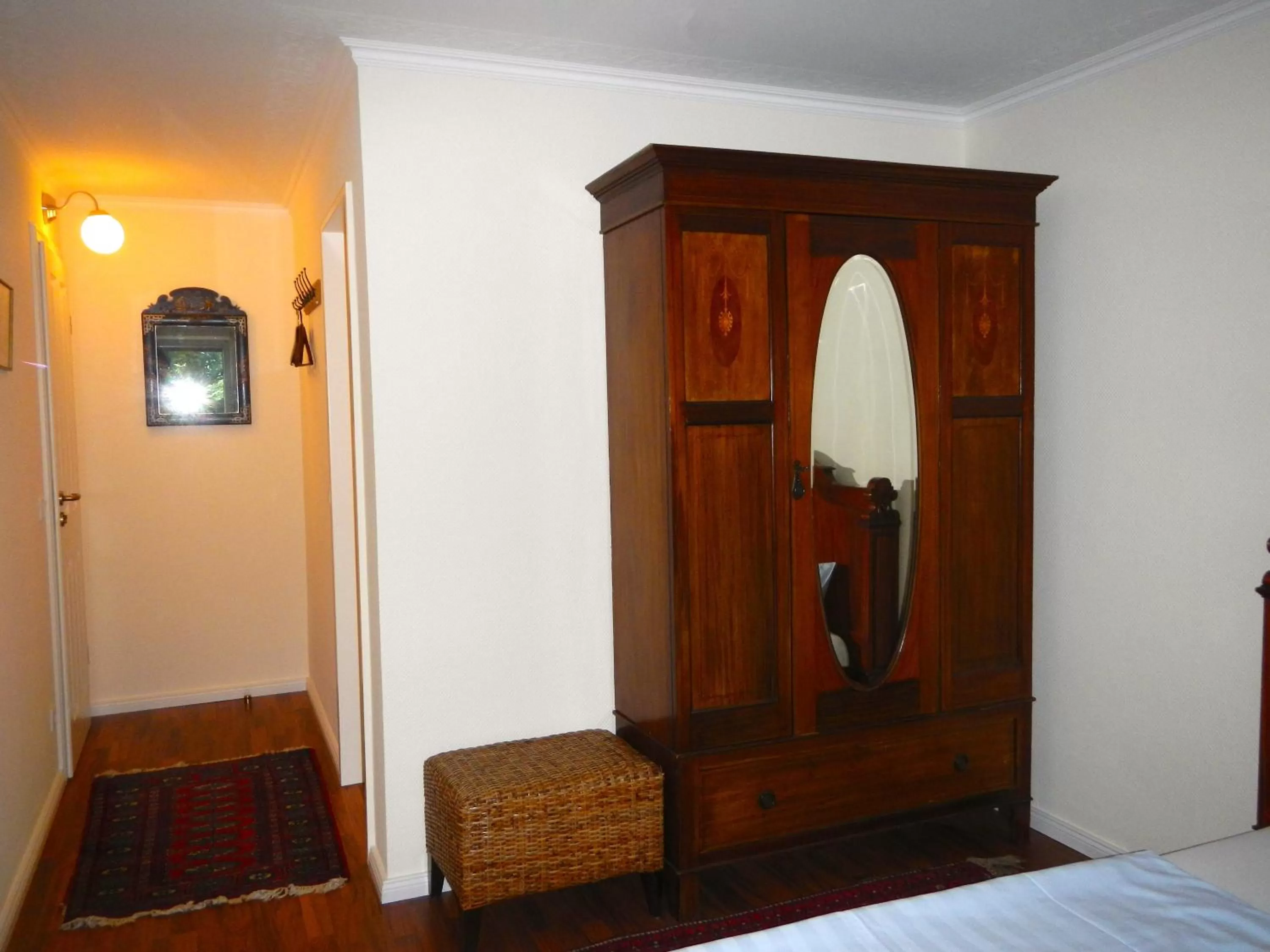 Photo of the whole room, Bed in Hotel Villa Meererbusch