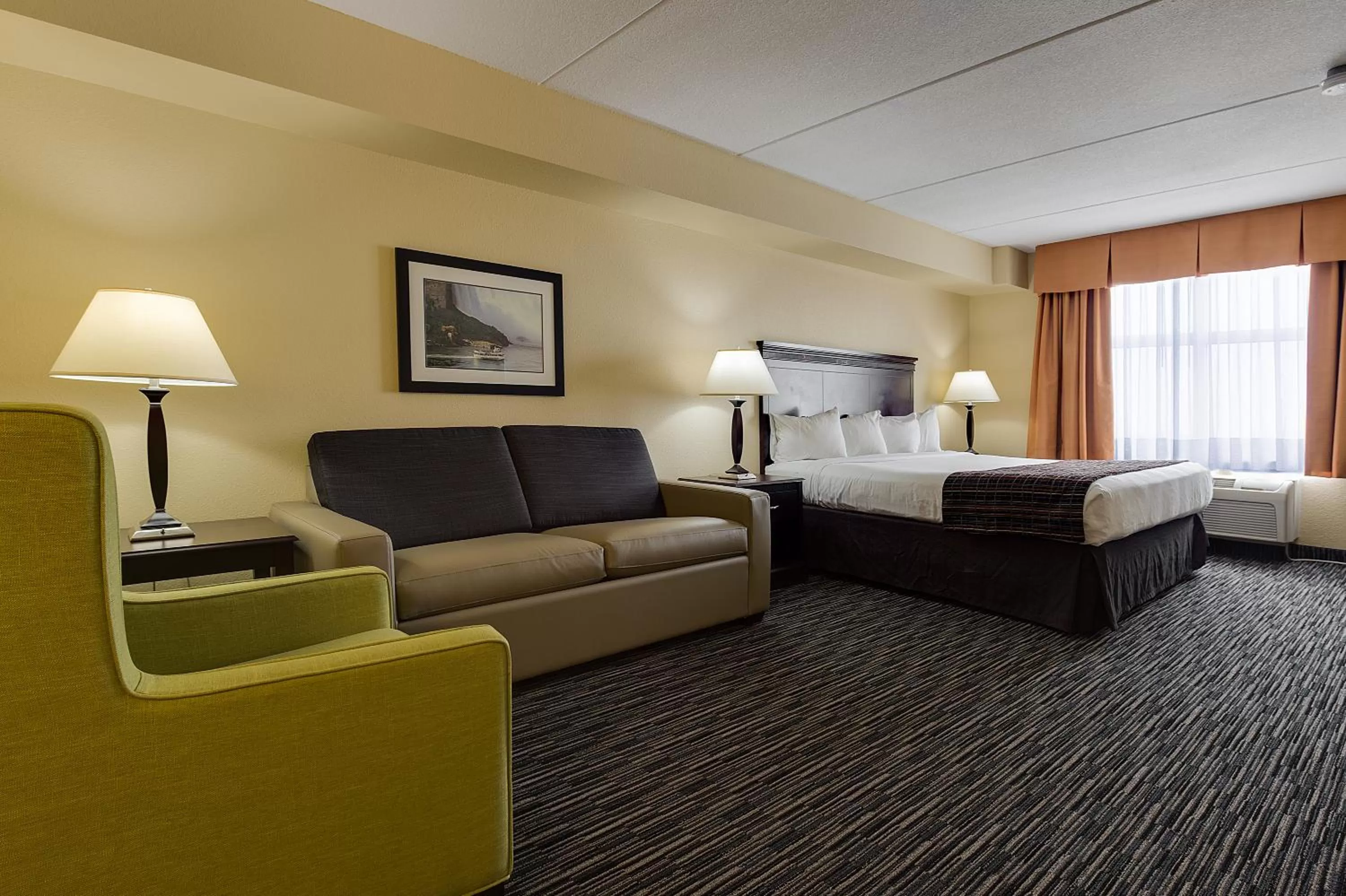 Bed in Country Inn & Suites by Radisson, Niagara Falls, ON